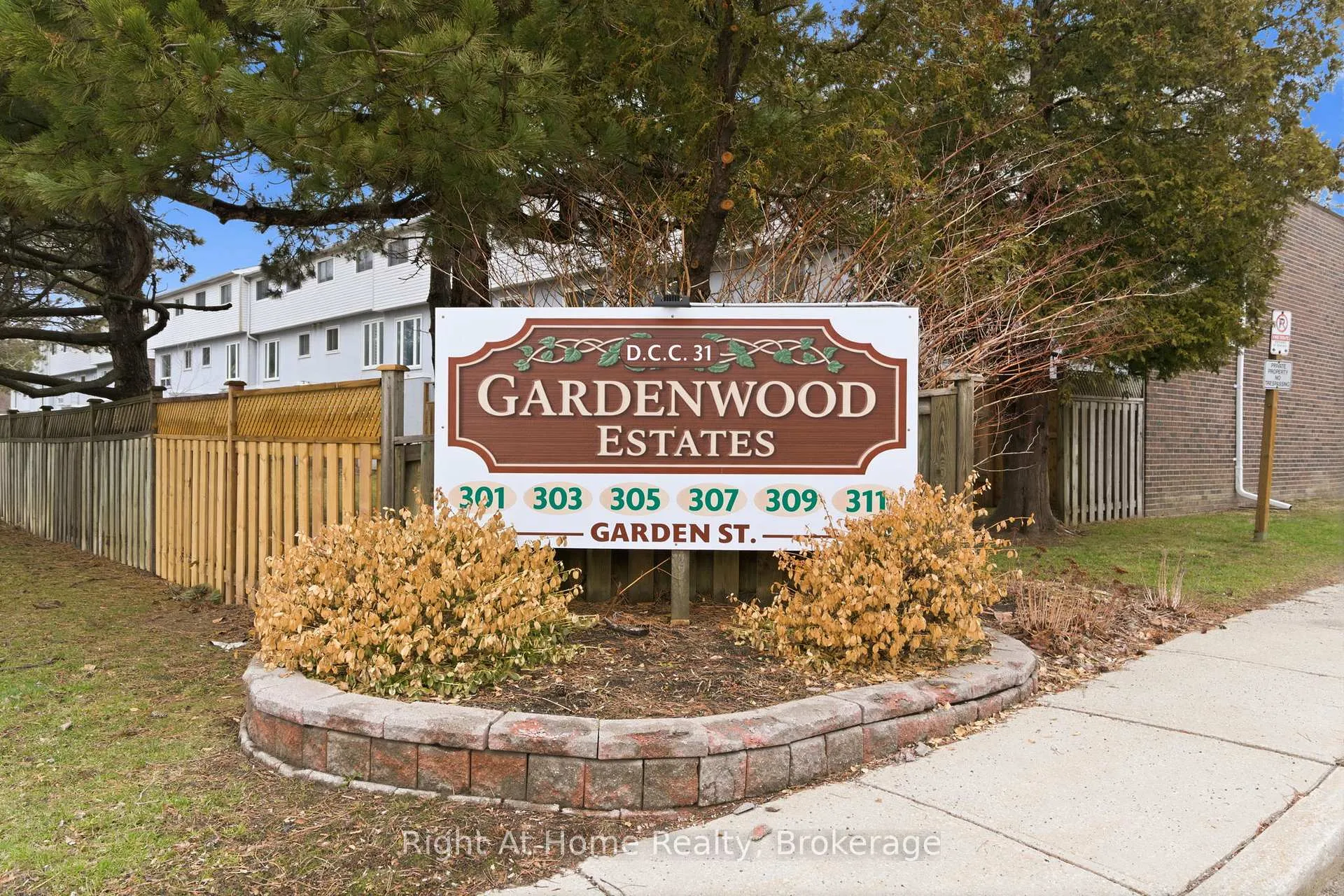 Photo 3 of Unit 12, 303 Garden Street, Whitby, Downtown Whitby — HOMEH