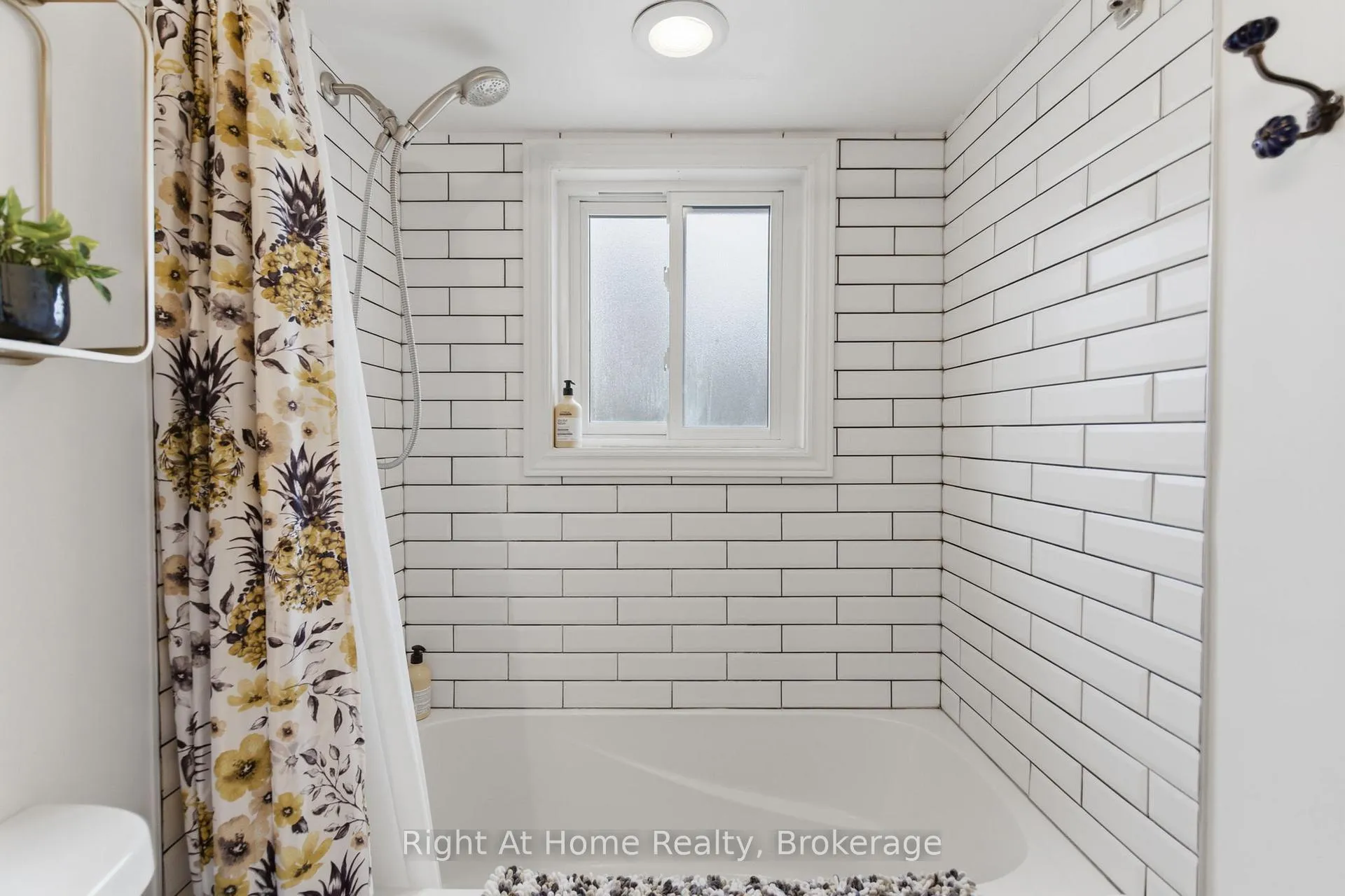 Photo 24 of Unit 12, 303 Garden Street, Whitby, Downtown Whitby — HOMEH