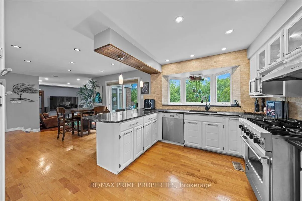 Photo 9 of 800 Fairwinds Terrace, Ottawa, Convent Glen — HOMEH