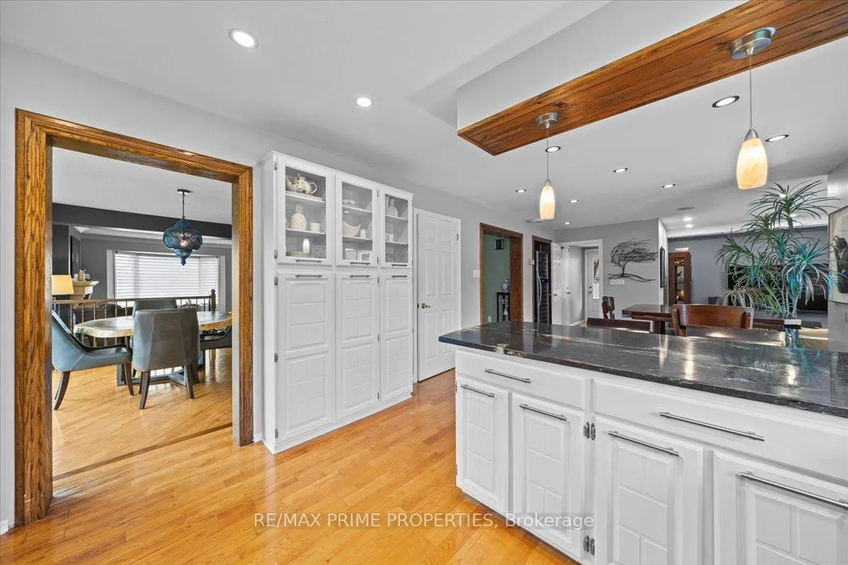 Photo 13 of 800 Fairwinds Terrace, Ottawa, Convent Glen — HOMEH