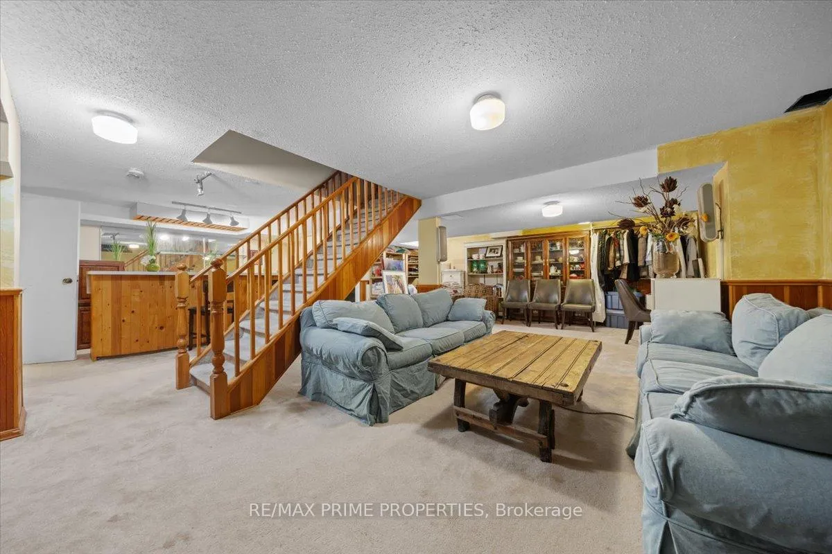 Photo 36 of 800 Fairwinds Terrace, Ottawa, Convent Glen — HOMEH