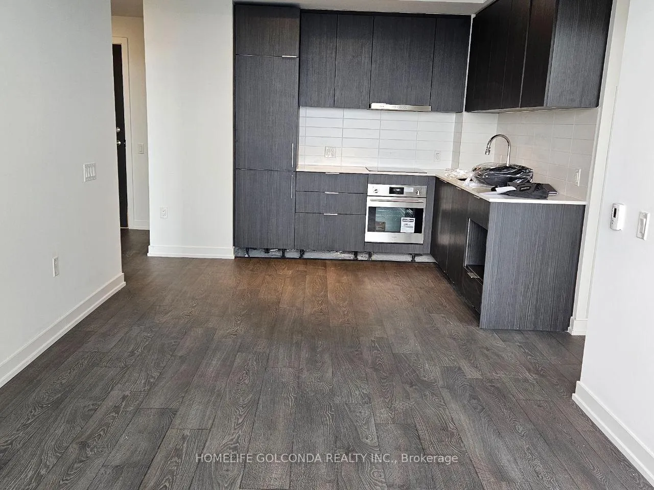 Photo 3 of 8 olympic Grd. Drive, North York, Newtonbrook East — HOMEH