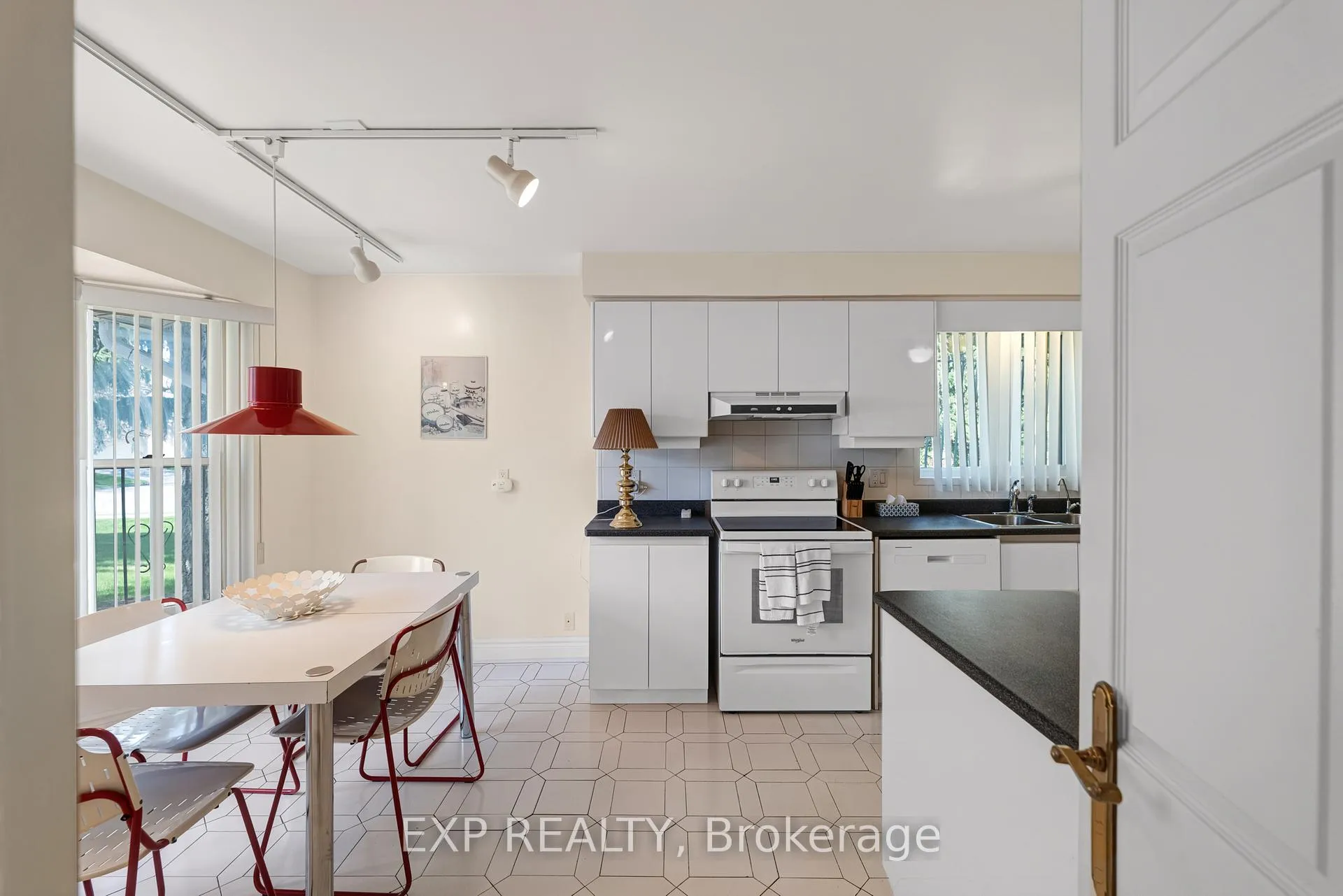 Photo 6 of 43 Abraham Avenue, Markham, Aileen-Willowbrook — HOMEH