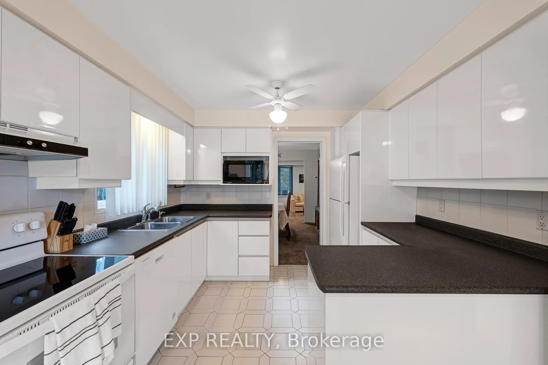 Photo 10 of 43 Abraham Avenue, Markham, Aileen-Willowbrook — HOMEH