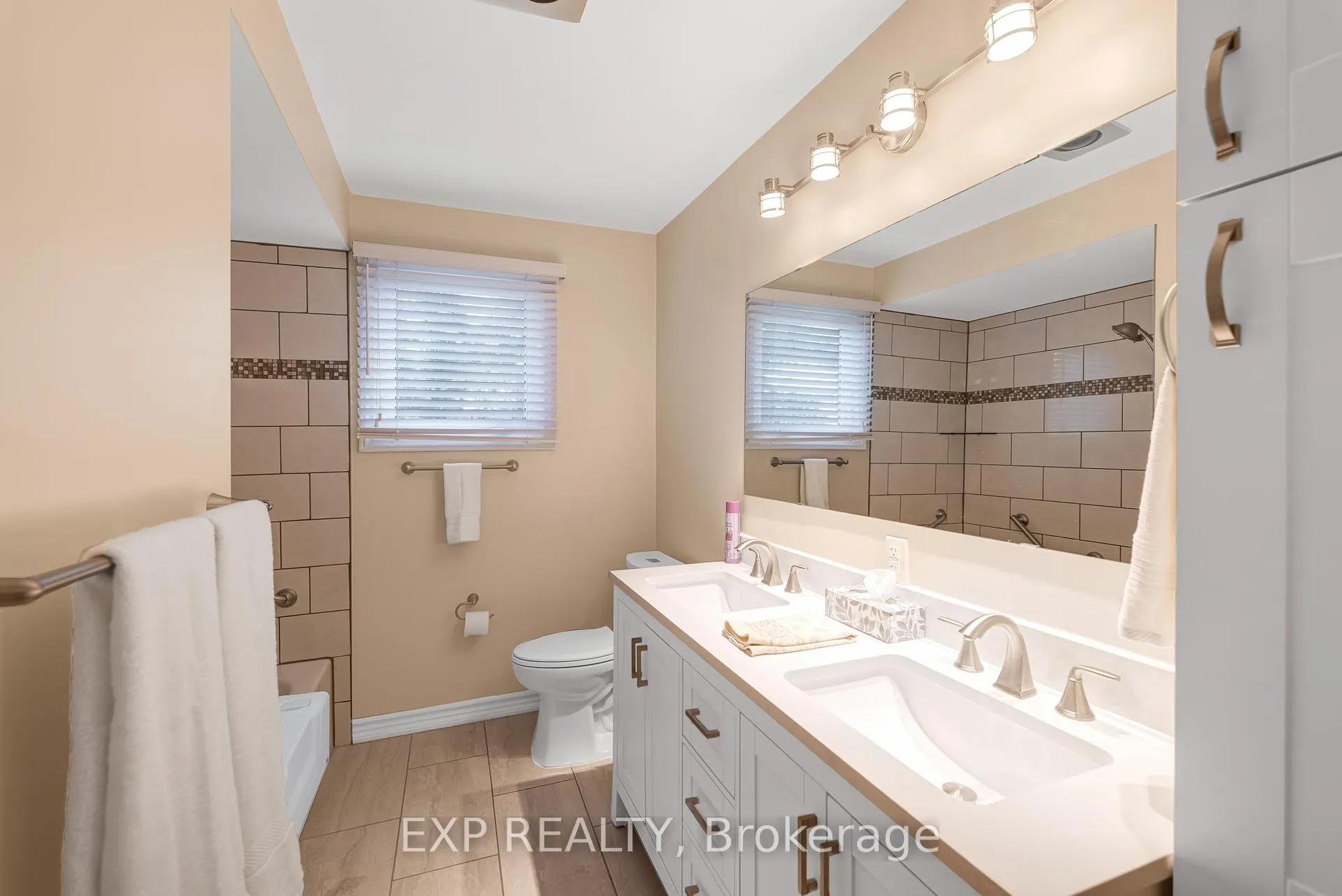 Photo 29 of 43 Abraham Avenue, Markham, Aileen-Willowbrook — HOMEH