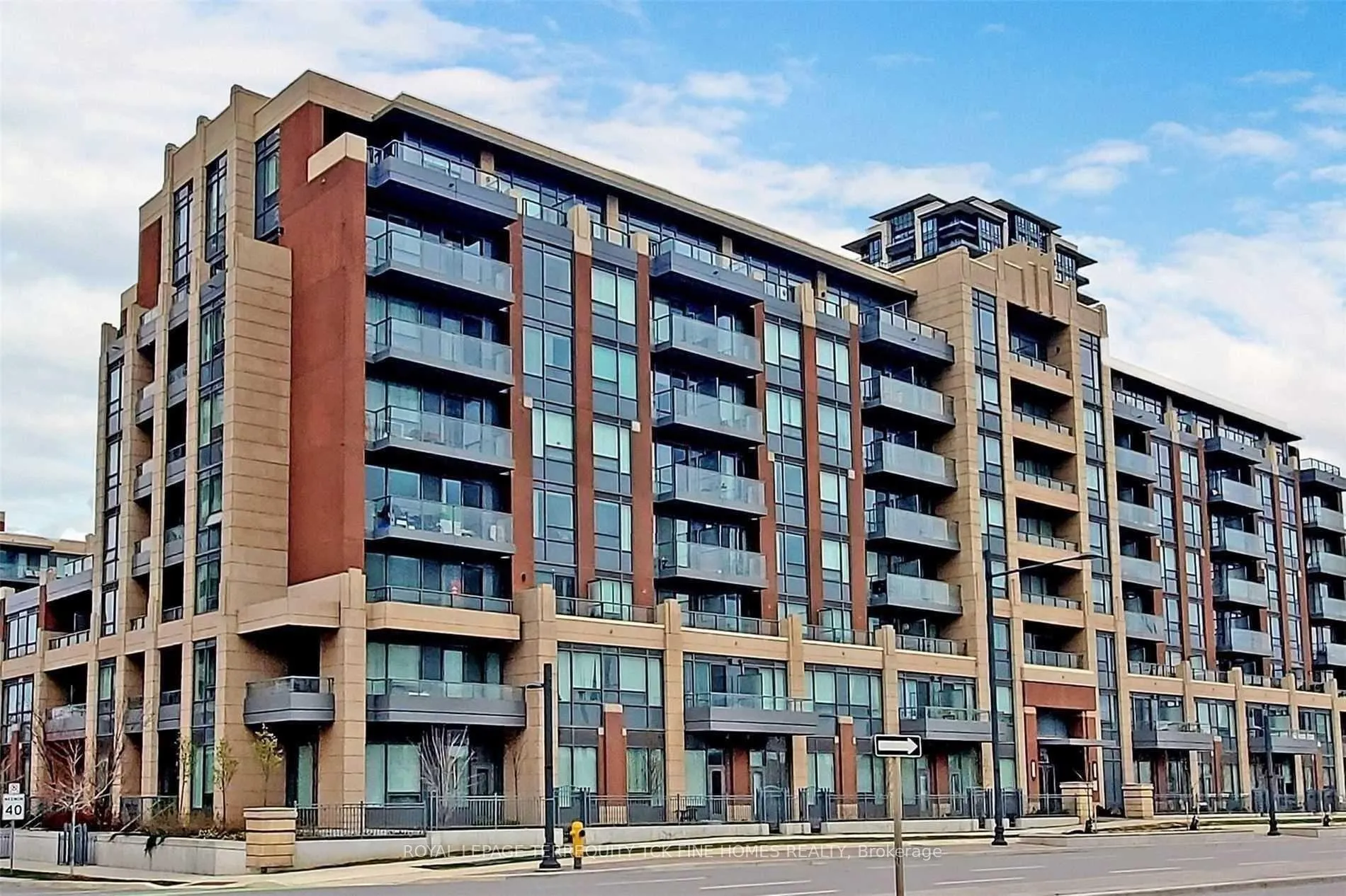 Photo 2 of Unit 522, 28 Uptown Drive, Markham, Unionville — HOMEH
