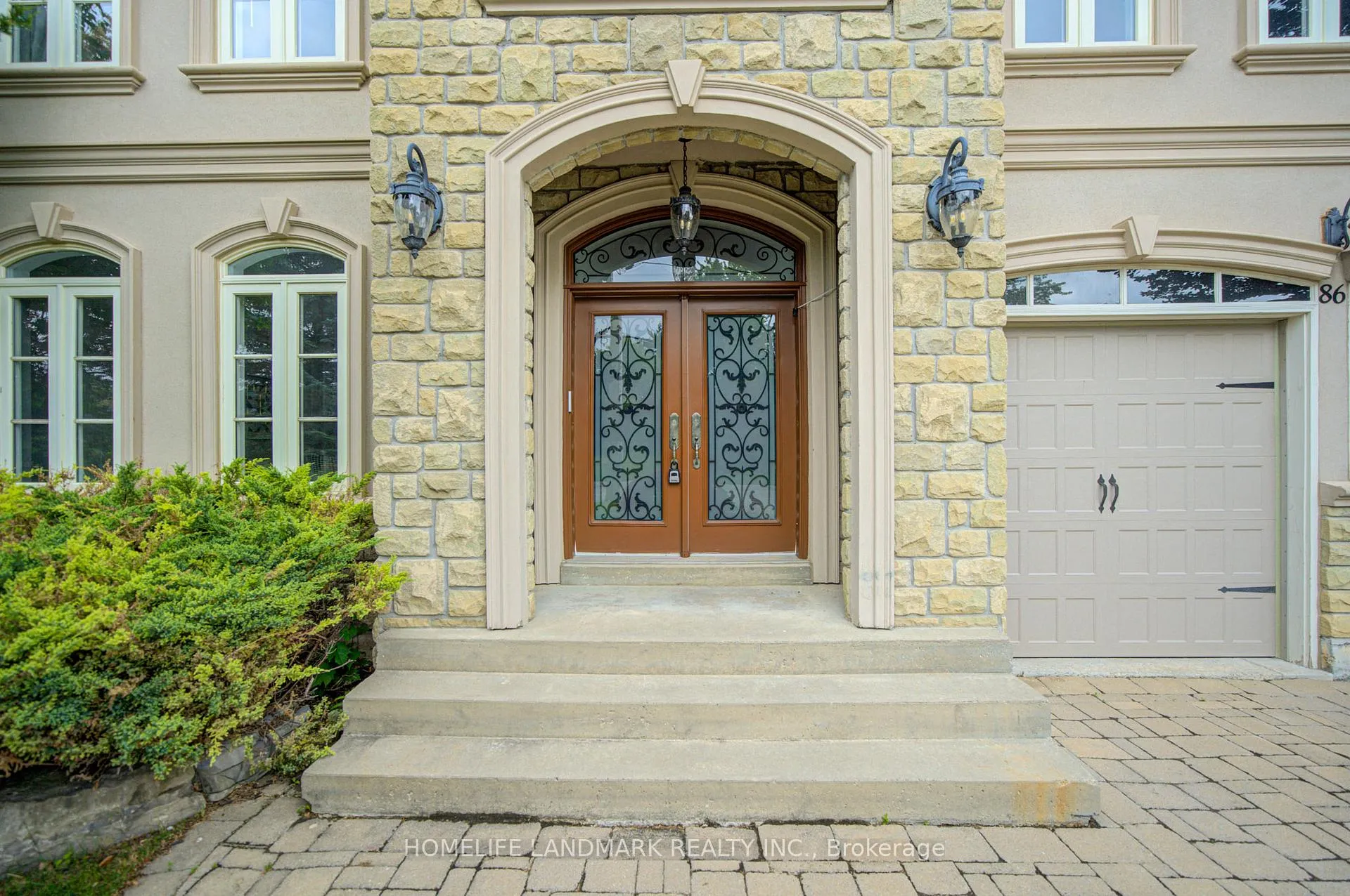 Photo 2 of 86 Snively Street, Richmond Hill, Oak Ridges Lake Wilcox — HOMEH