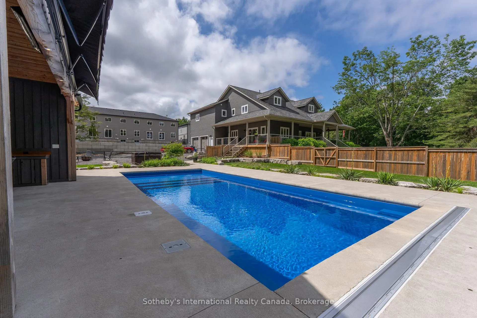 Photo 2 of 145 Blanchard Street E, Gravenhurst, Muskoka (S) — HOMEH