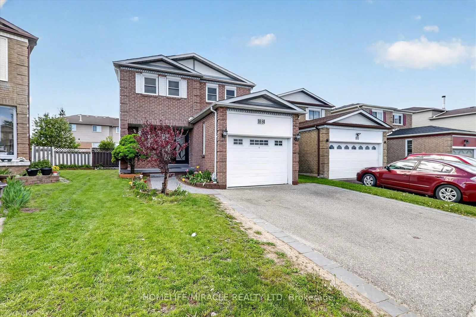 Photo 4 of 88 Reed Drive, Ajax, Central — HOMEH