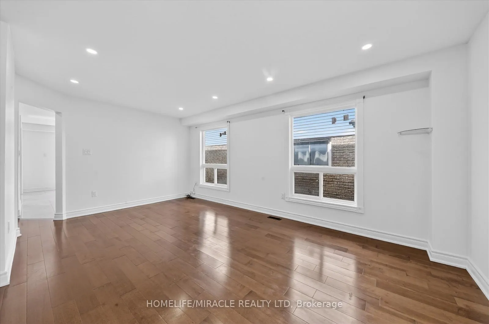 Photo 7 of 88 Reed Drive, Ajax, Central — HOMEH