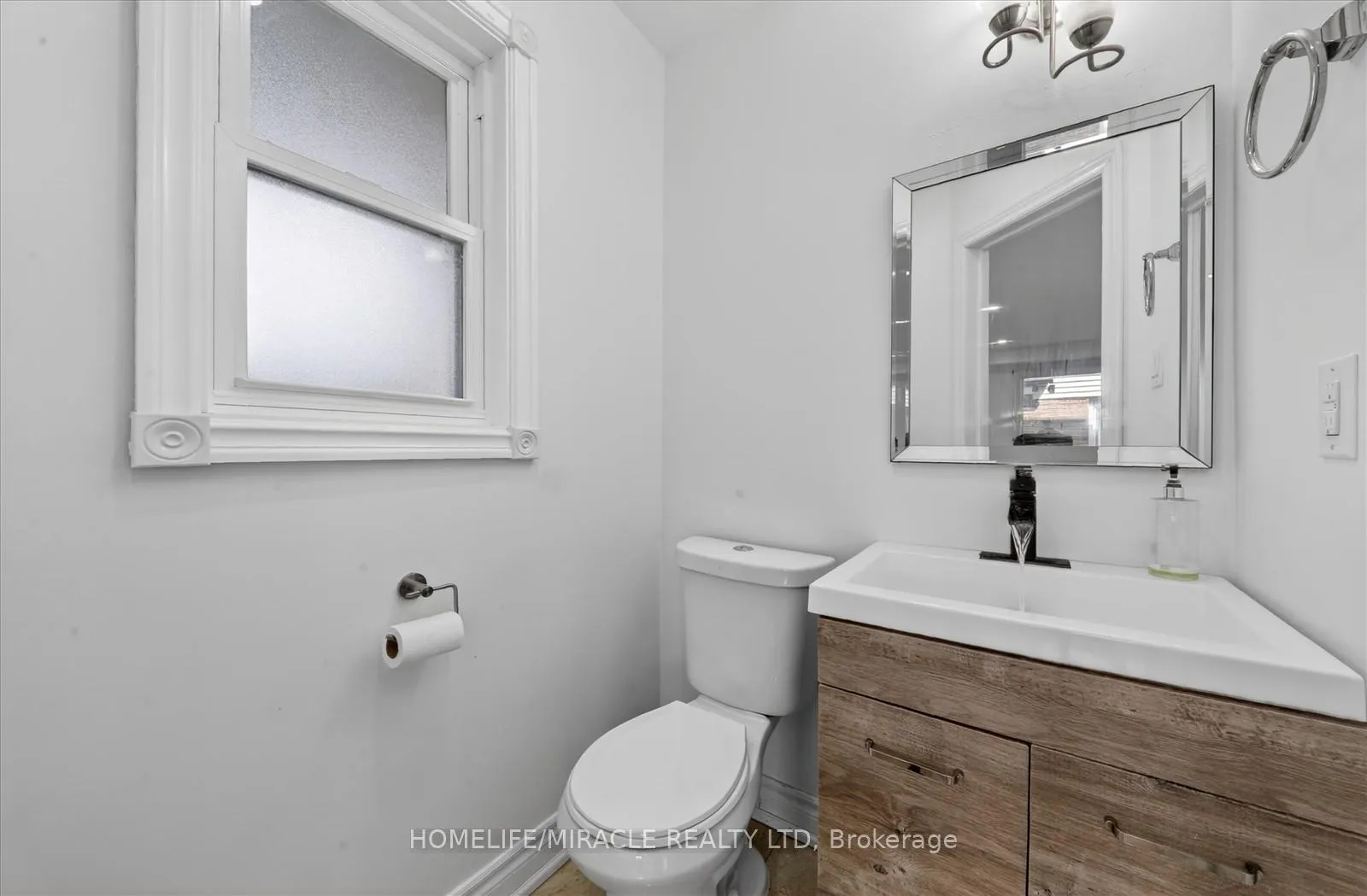 Photo 10 of 88 Reed Drive, Ajax, Central — HOMEH
