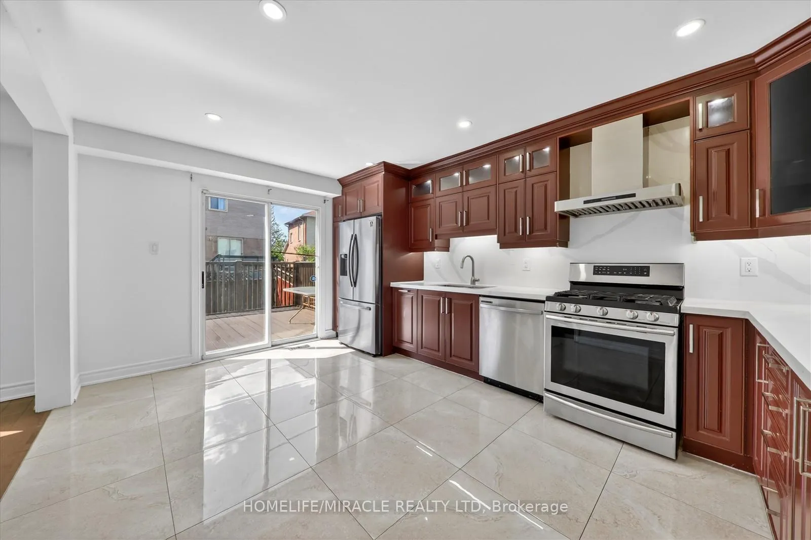 Photo 11 of 88 Reed Drive, Ajax, Central — HOMEH
