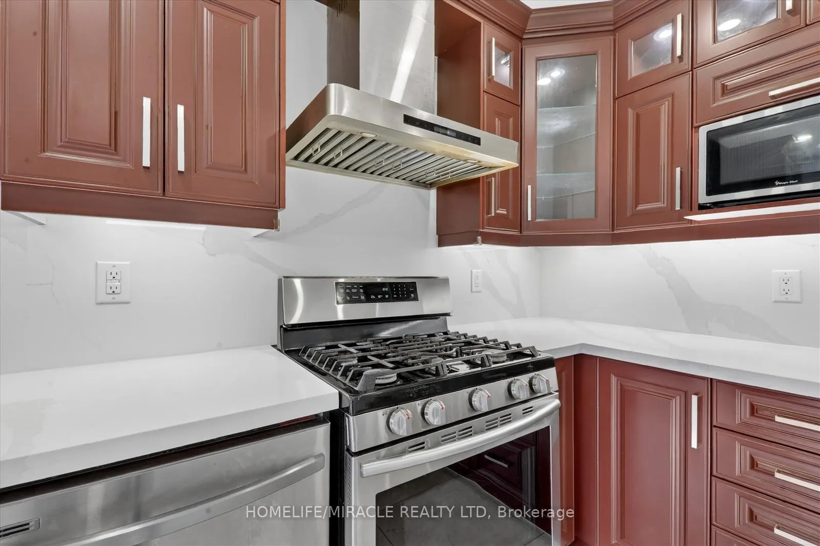 Photo 14 of 88 Reed Drive, Ajax, Central — HOMEH