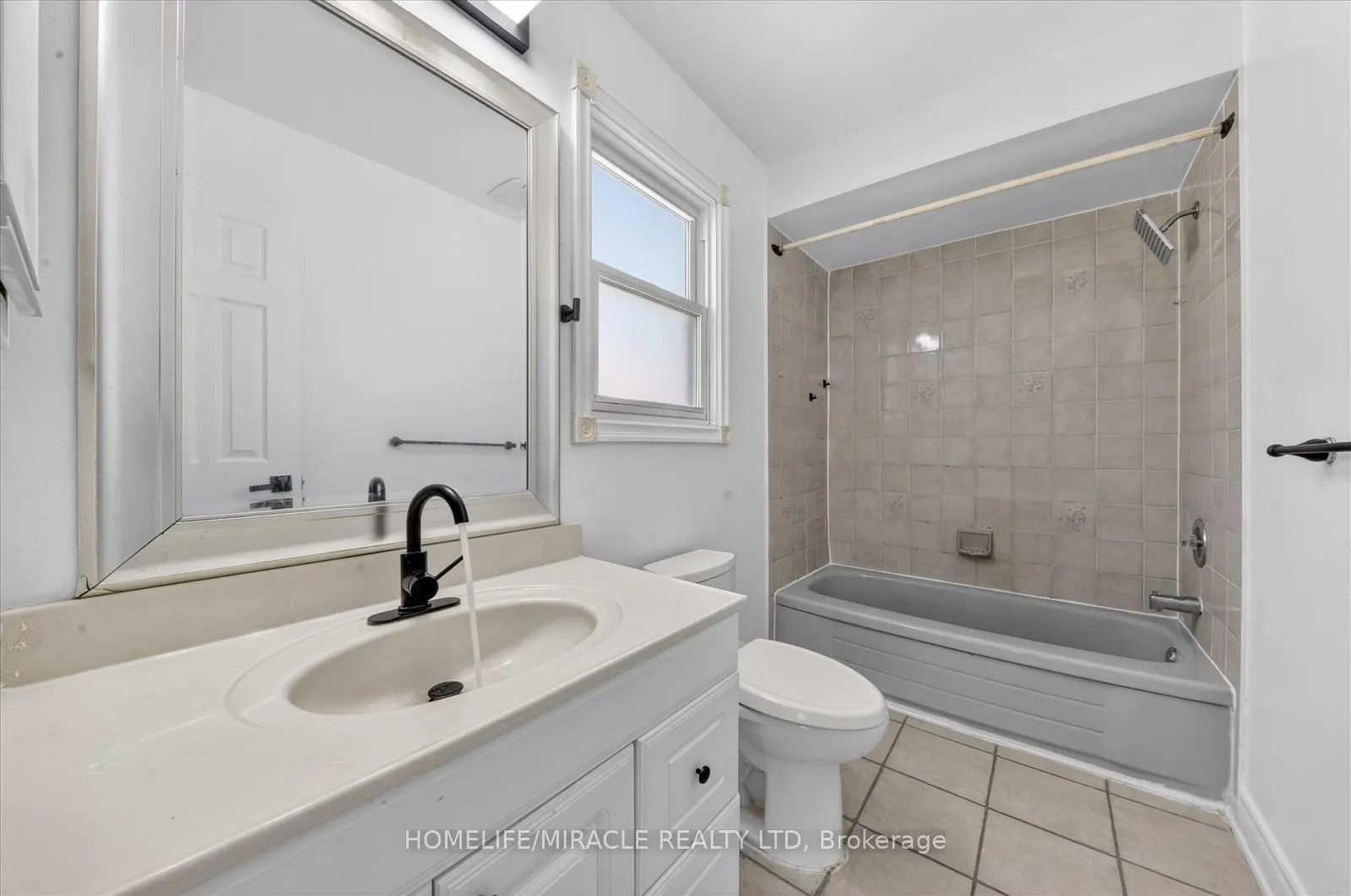Photo 22 of 88 Reed Drive, Ajax, Central — HOMEH