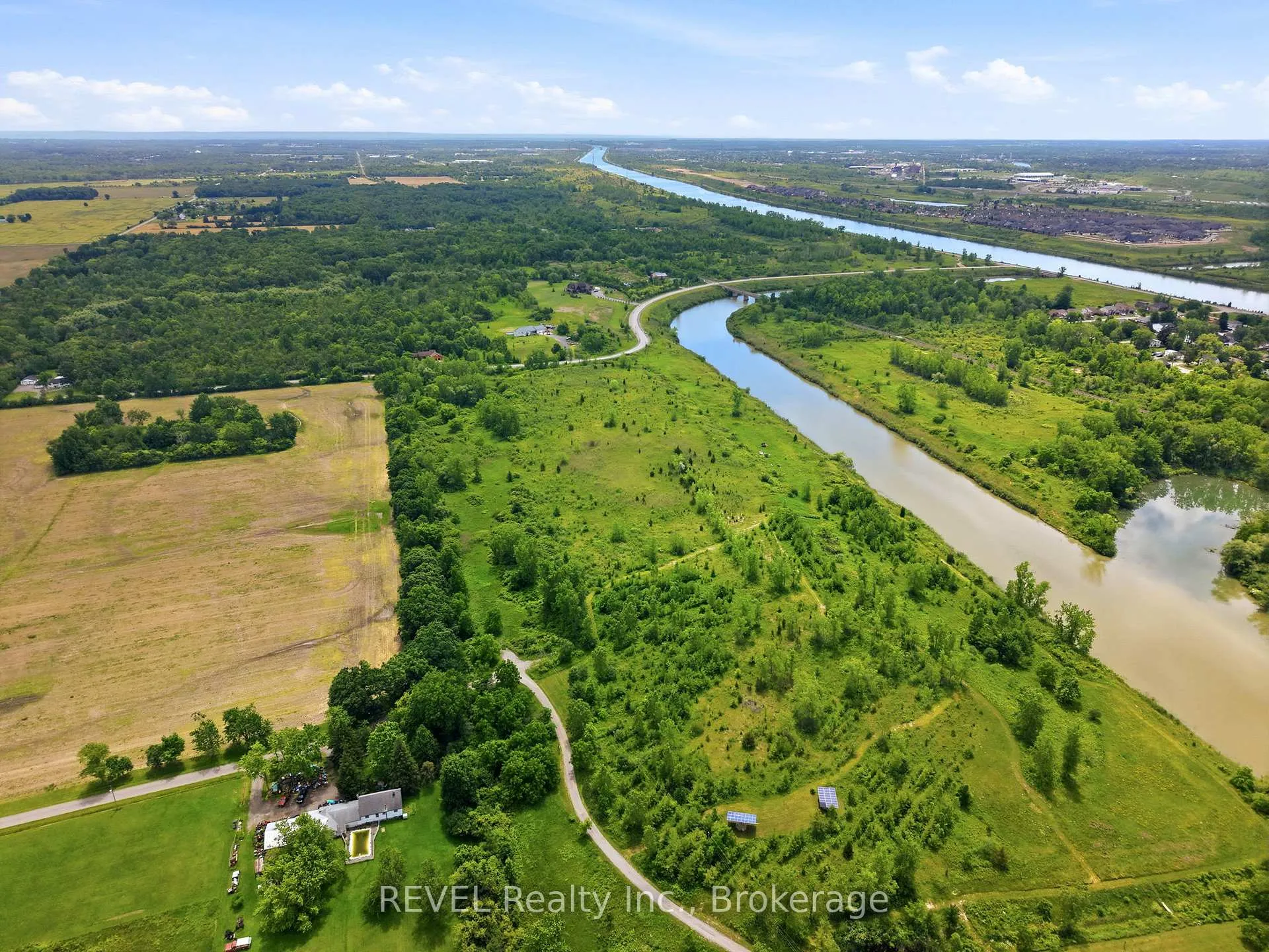 Photo 4 of 428 Biggar Road, Welland, Cooks Mills — HOMEH