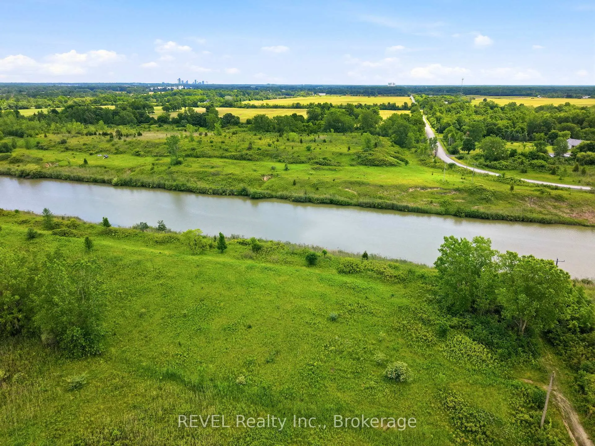 Photo 13 of 428 Biggar Road, Welland, Cooks Mills — HOMEH
