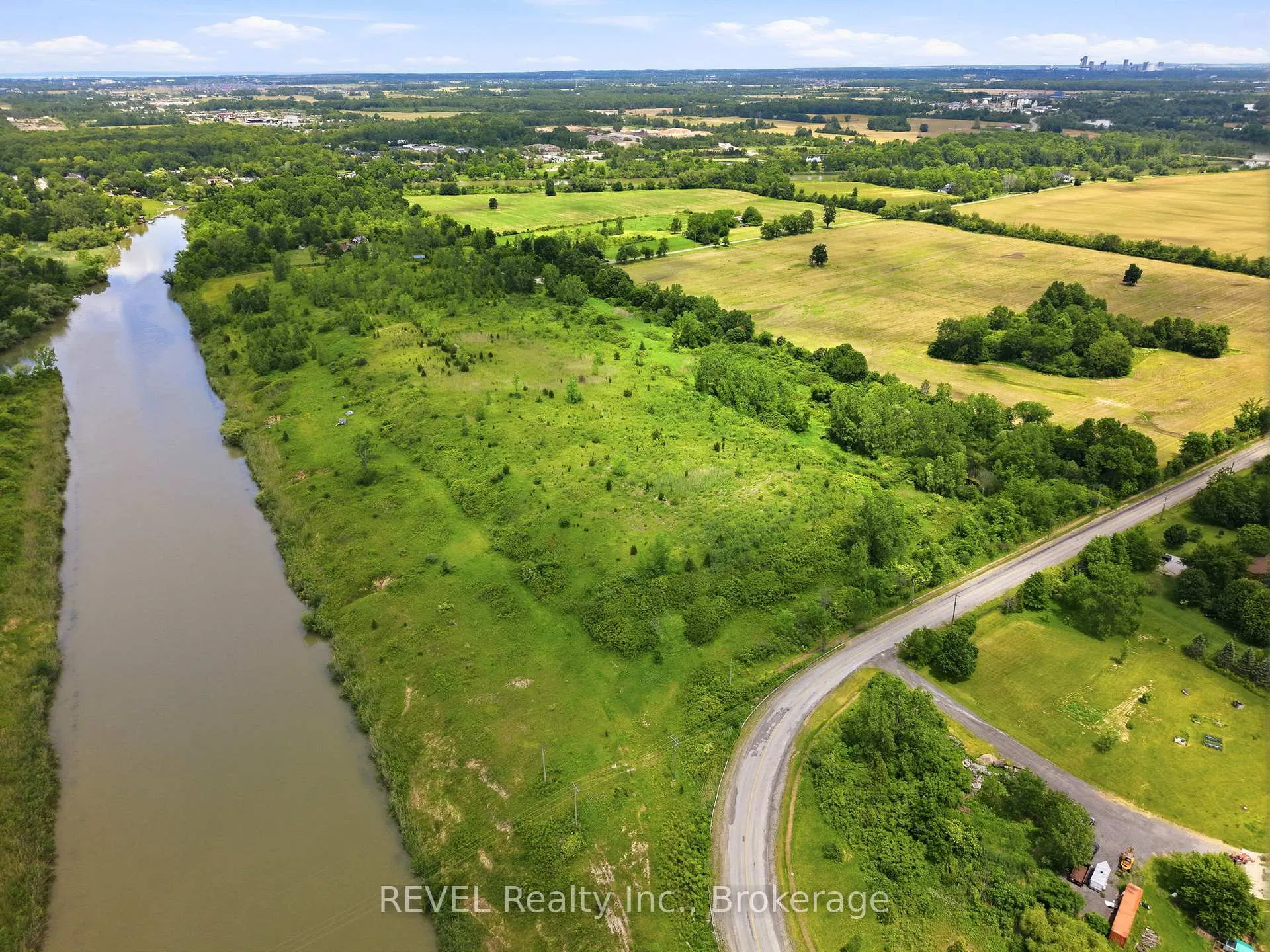 Photo 14 of 428 Biggar Road, Welland, Cooks Mills — HOMEH