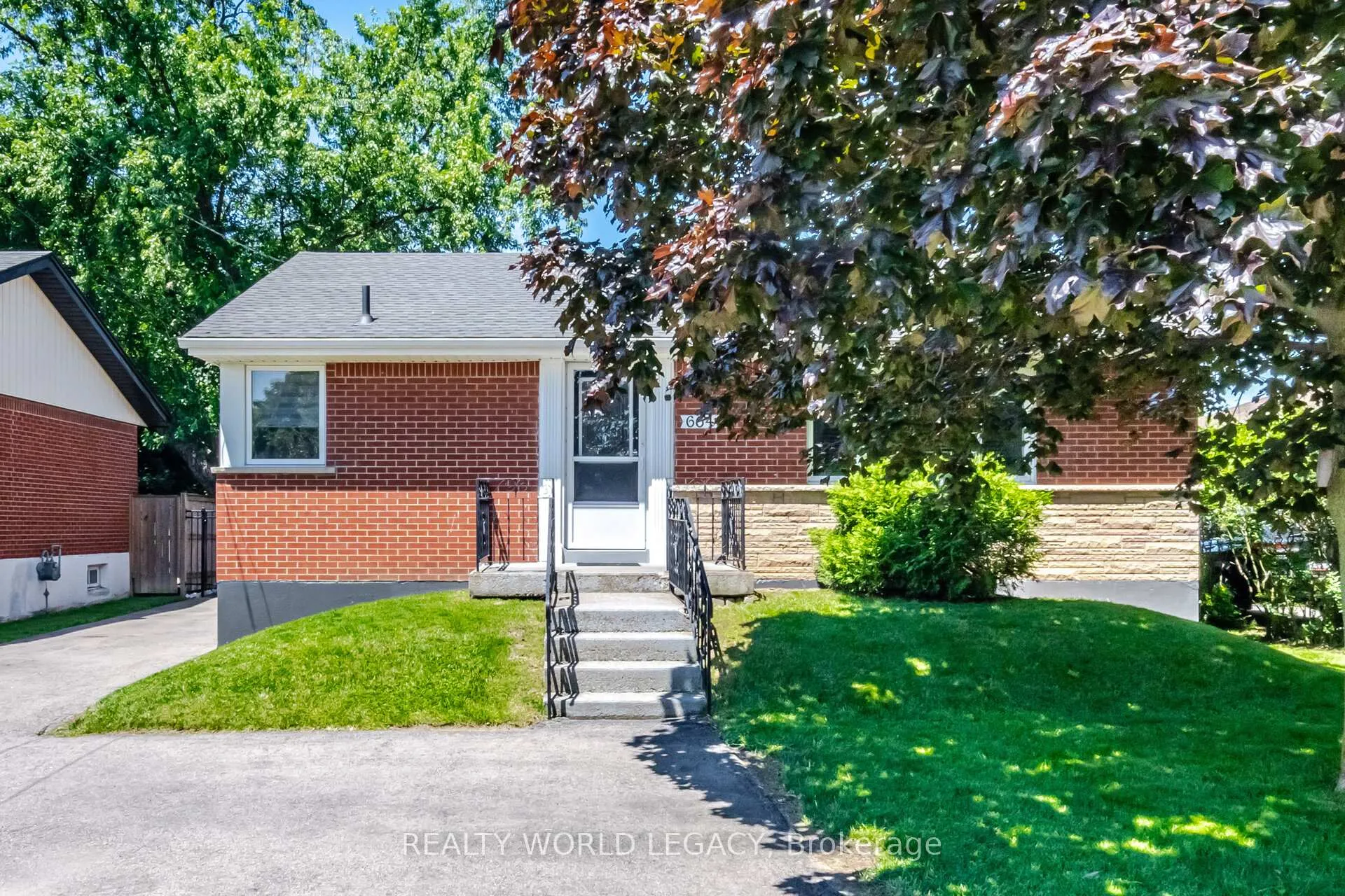 Photo 3 of 664 Upper Ottawa Street, Hamilton, Hampton Heights — HOMEH