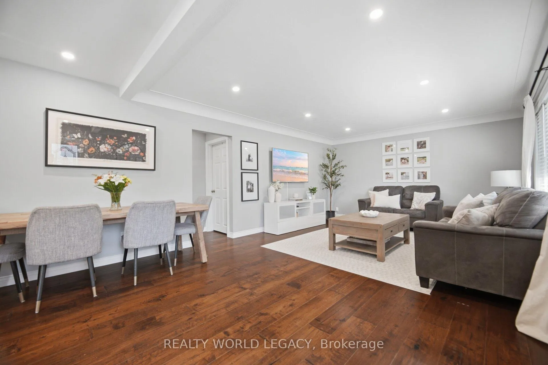 Photo 5 of 664 Upper Ottawa Street, Hamilton, Hampton Heights — HOMEH