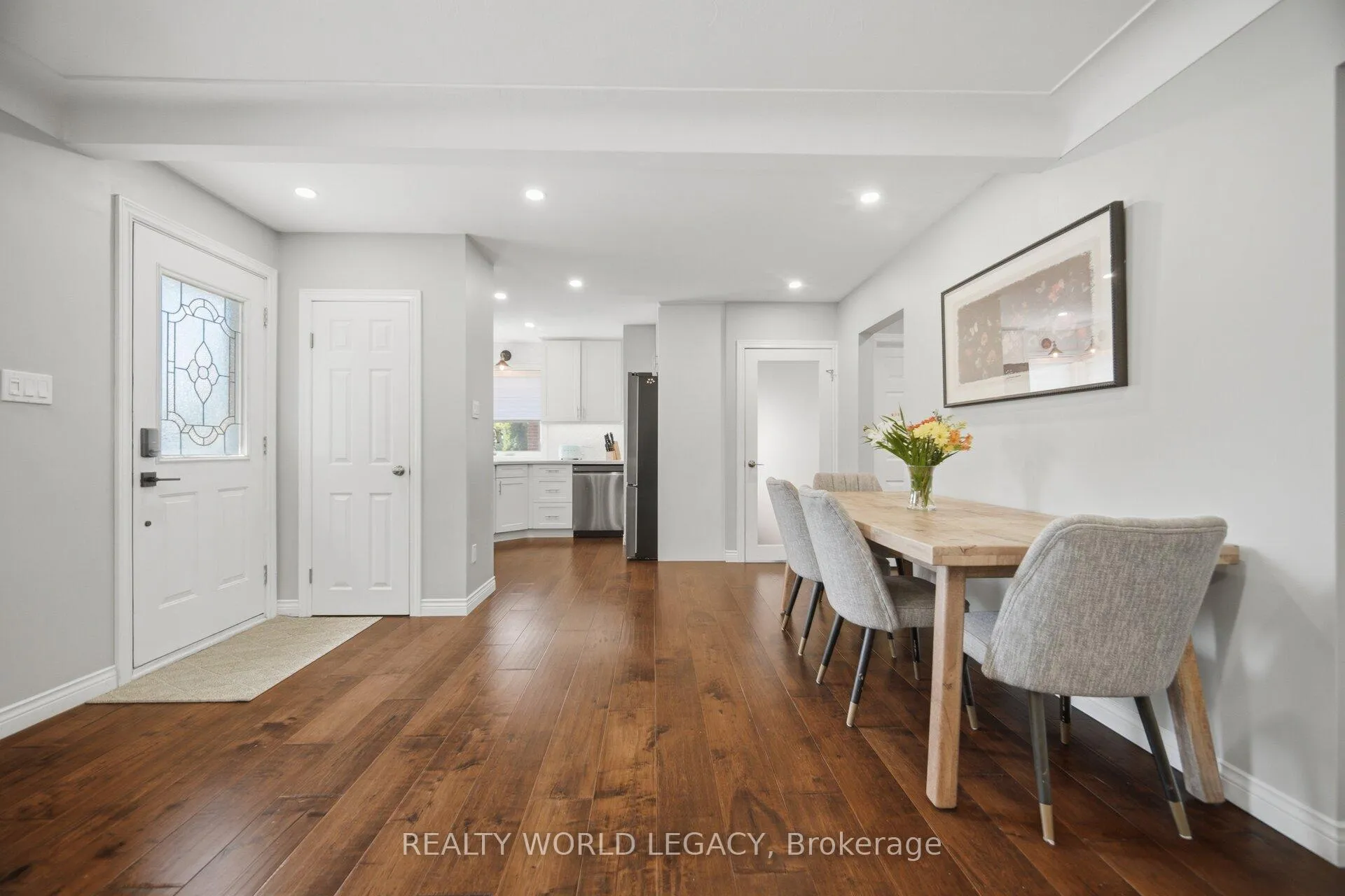 Photo 6 of 664 Upper Ottawa Street, Hamilton, Hampton Heights — HOMEH