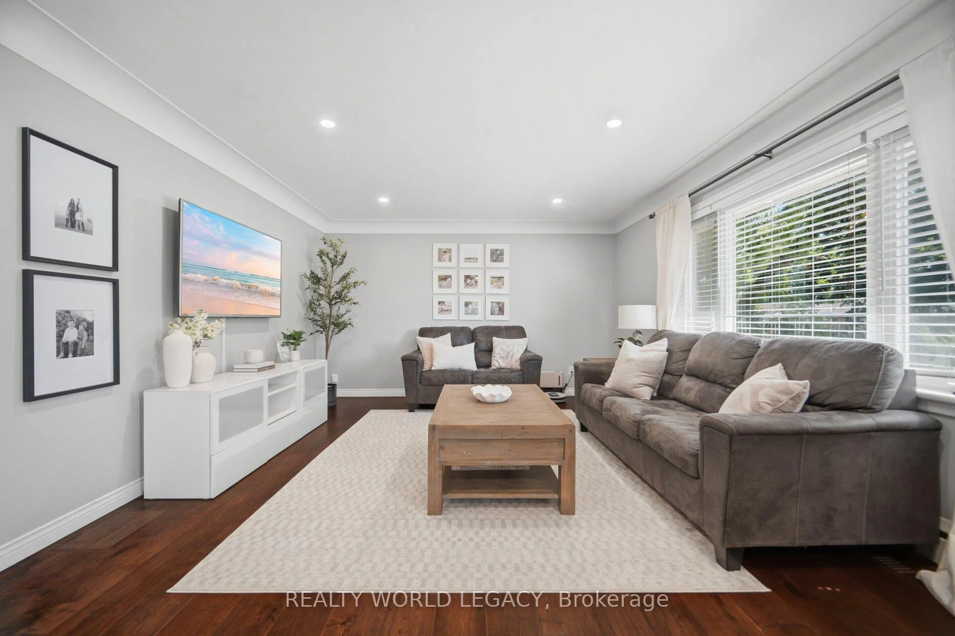 Photo 8 of 664 Upper Ottawa Street, Hamilton, Hampton Heights — HOMEH