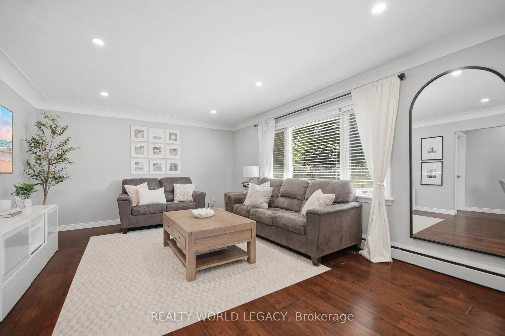 Photo 9 of 664 Upper Ottawa Street, Hamilton, Hampton Heights — HOMEH