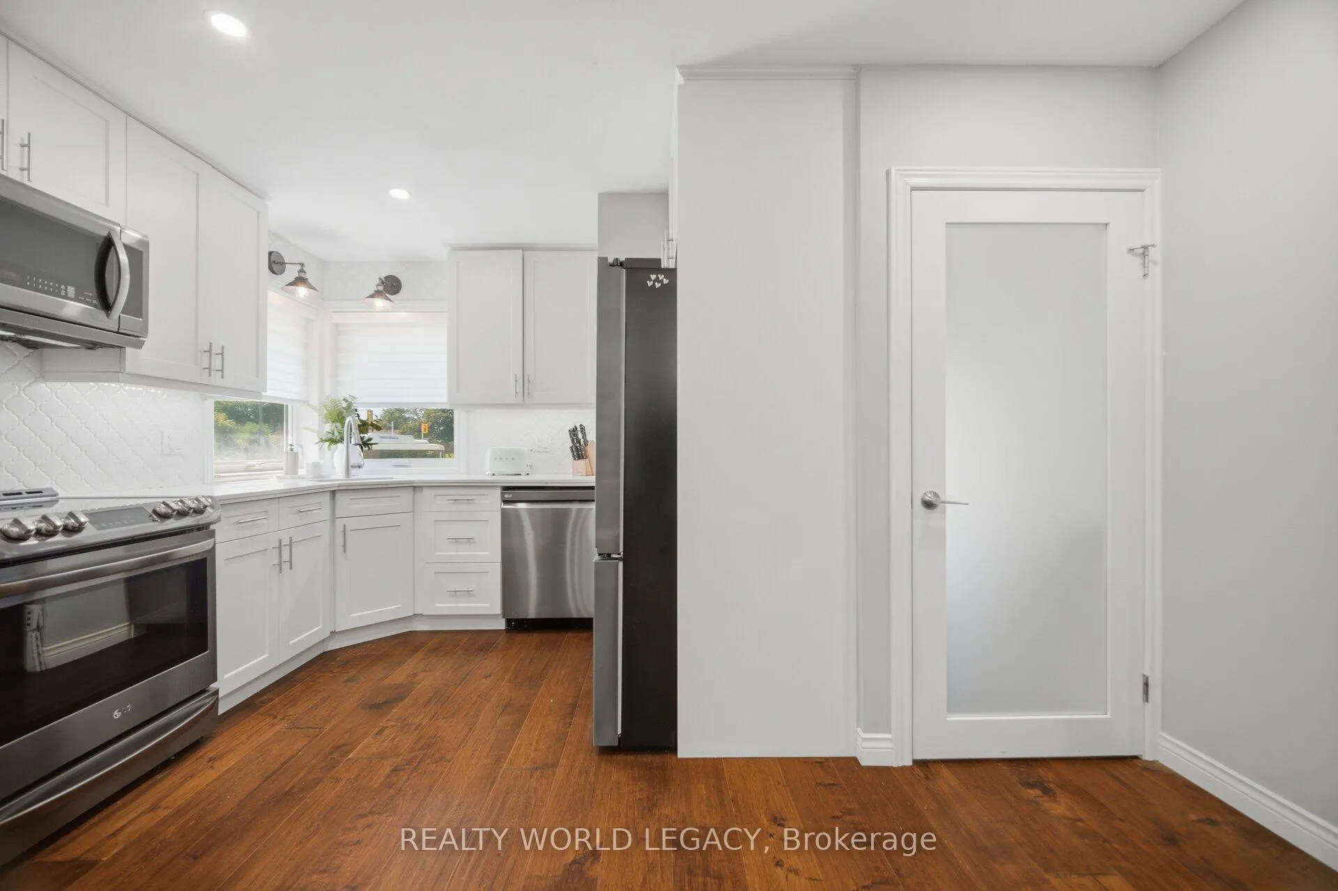 Photo 11 of 664 Upper Ottawa Street, Hamilton, Hampton Heights — HOMEH