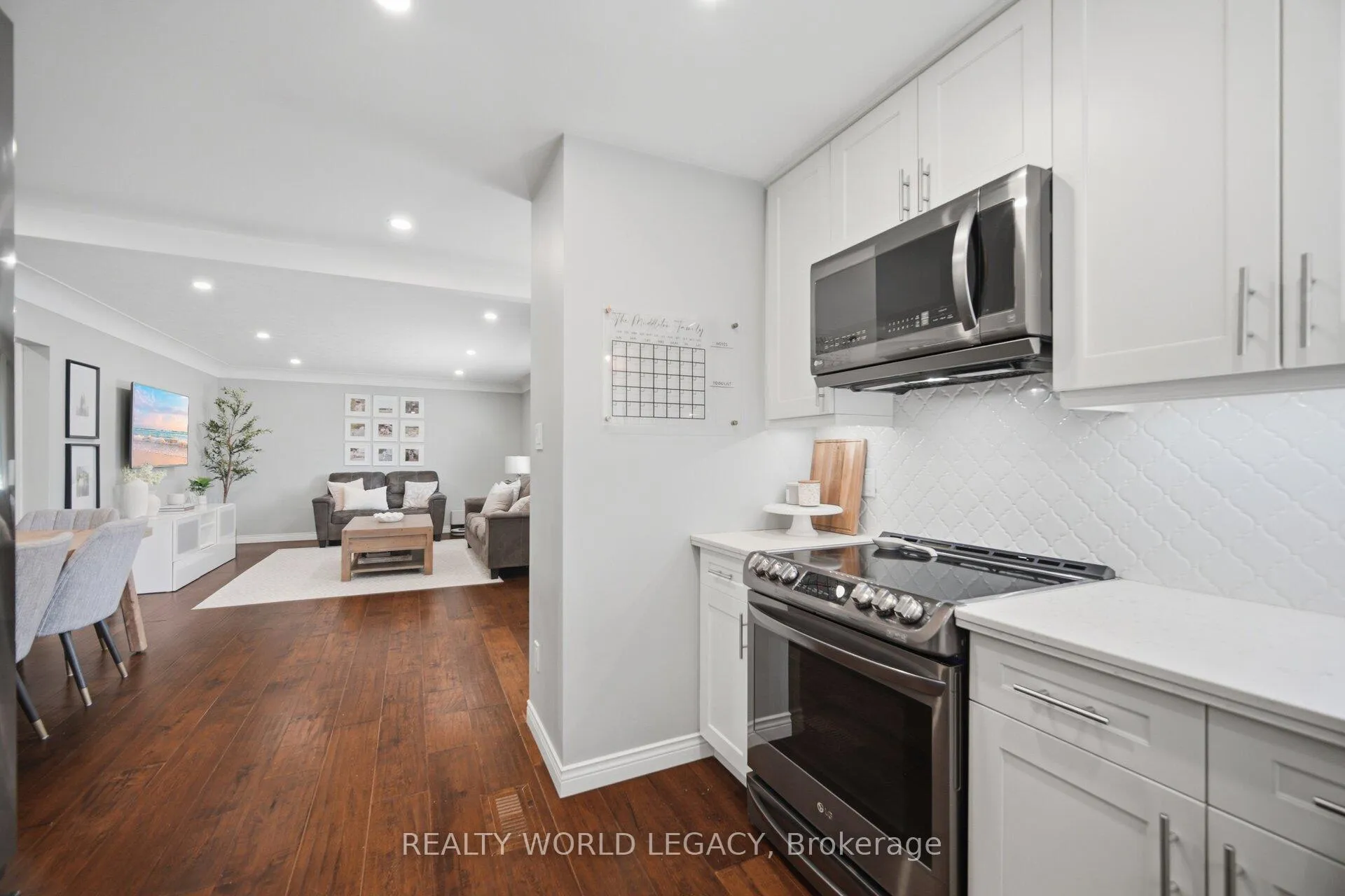 Photo 15 of 664 Upper Ottawa Street, Hamilton, Hampton Heights — HOMEH