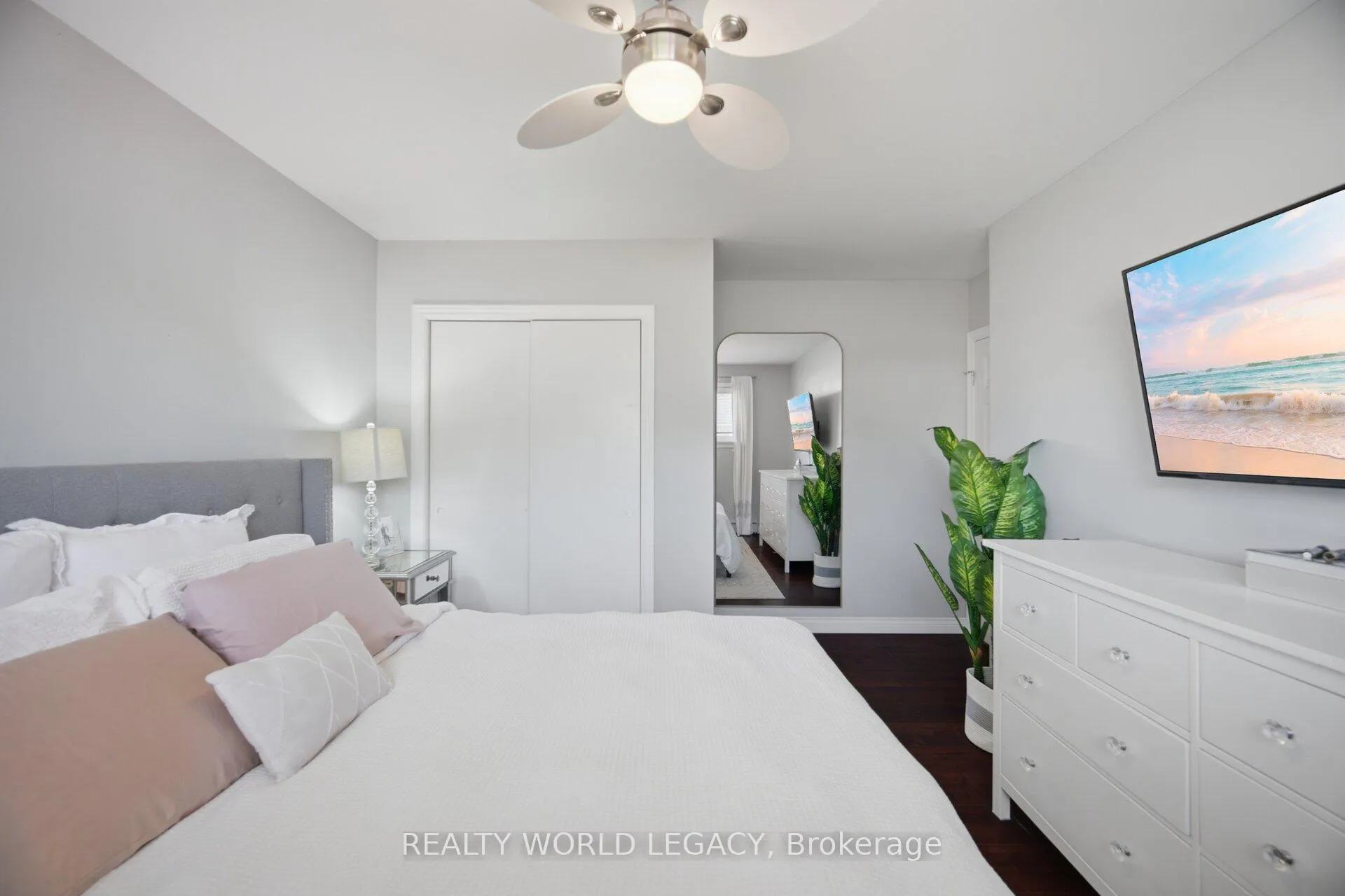 Photo 18 of 664 Upper Ottawa Street, Hamilton, Hampton Heights — HOMEH