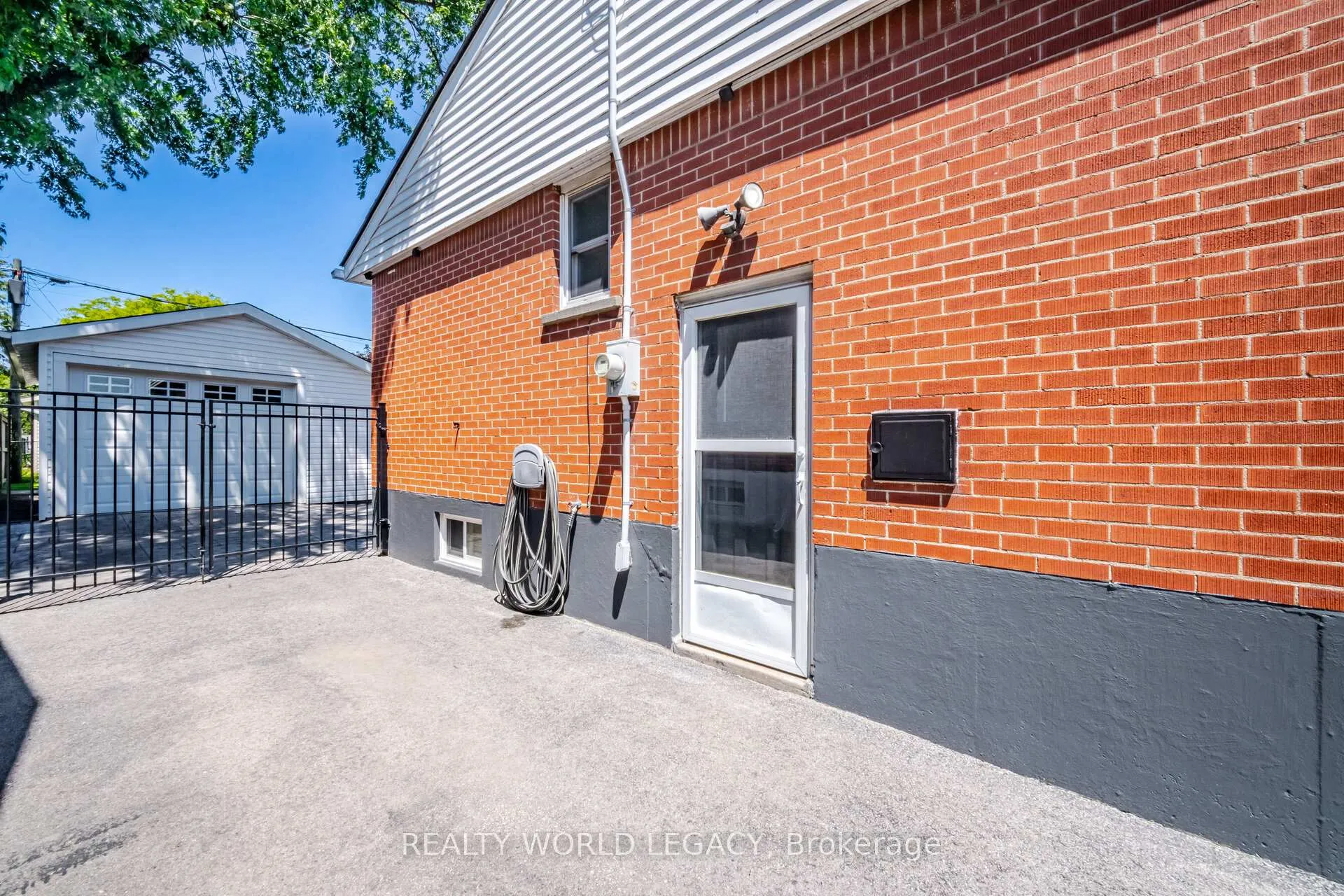 Photo 26 of 664 Upper Ottawa Street, Hamilton, Hampton Heights — HOMEH