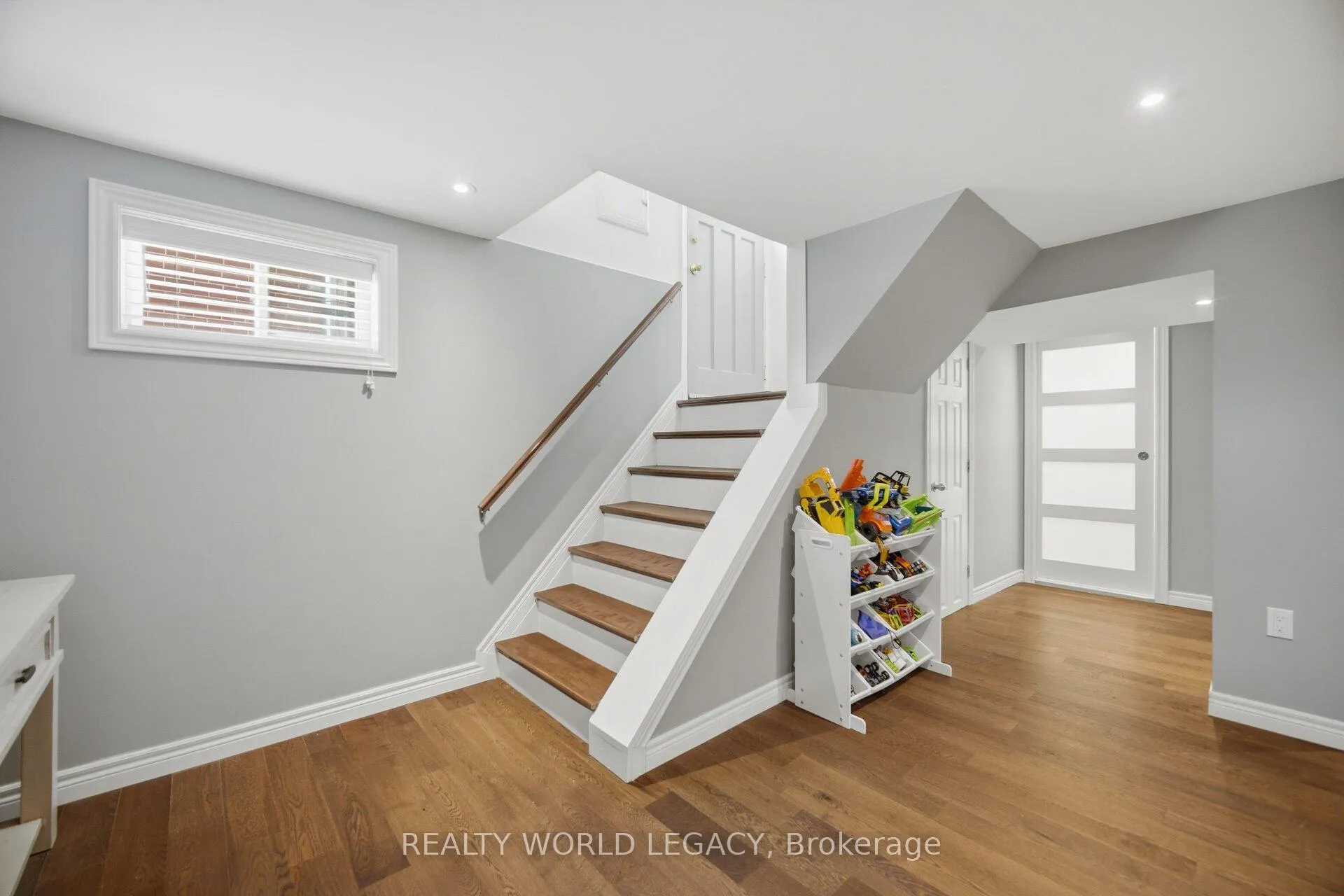 Photo 27 of 664 Upper Ottawa Street, Hamilton, Hampton Heights — HOMEH