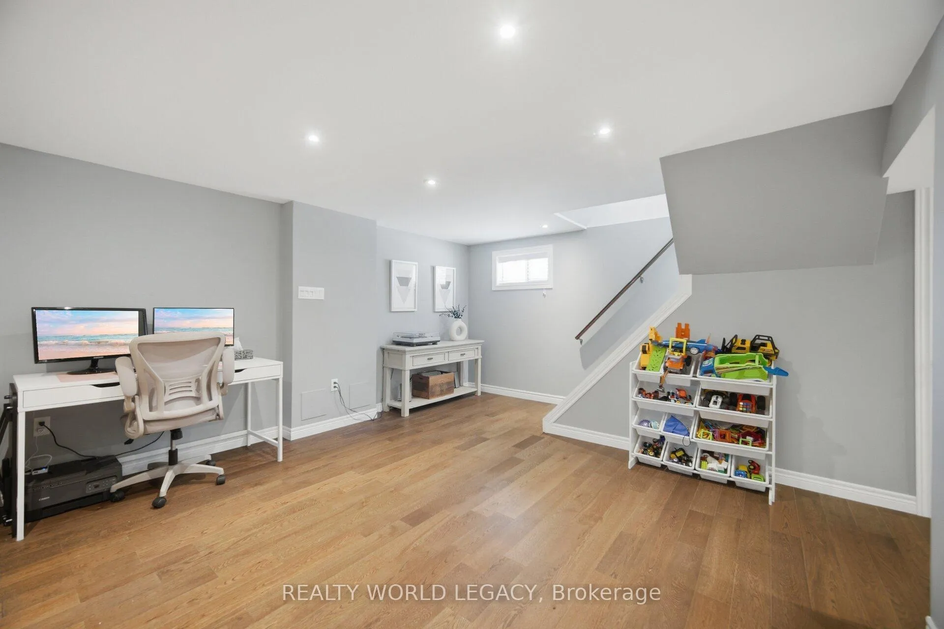 Photo 29 of 664 Upper Ottawa Street, Hamilton, Hampton Heights — HOMEH