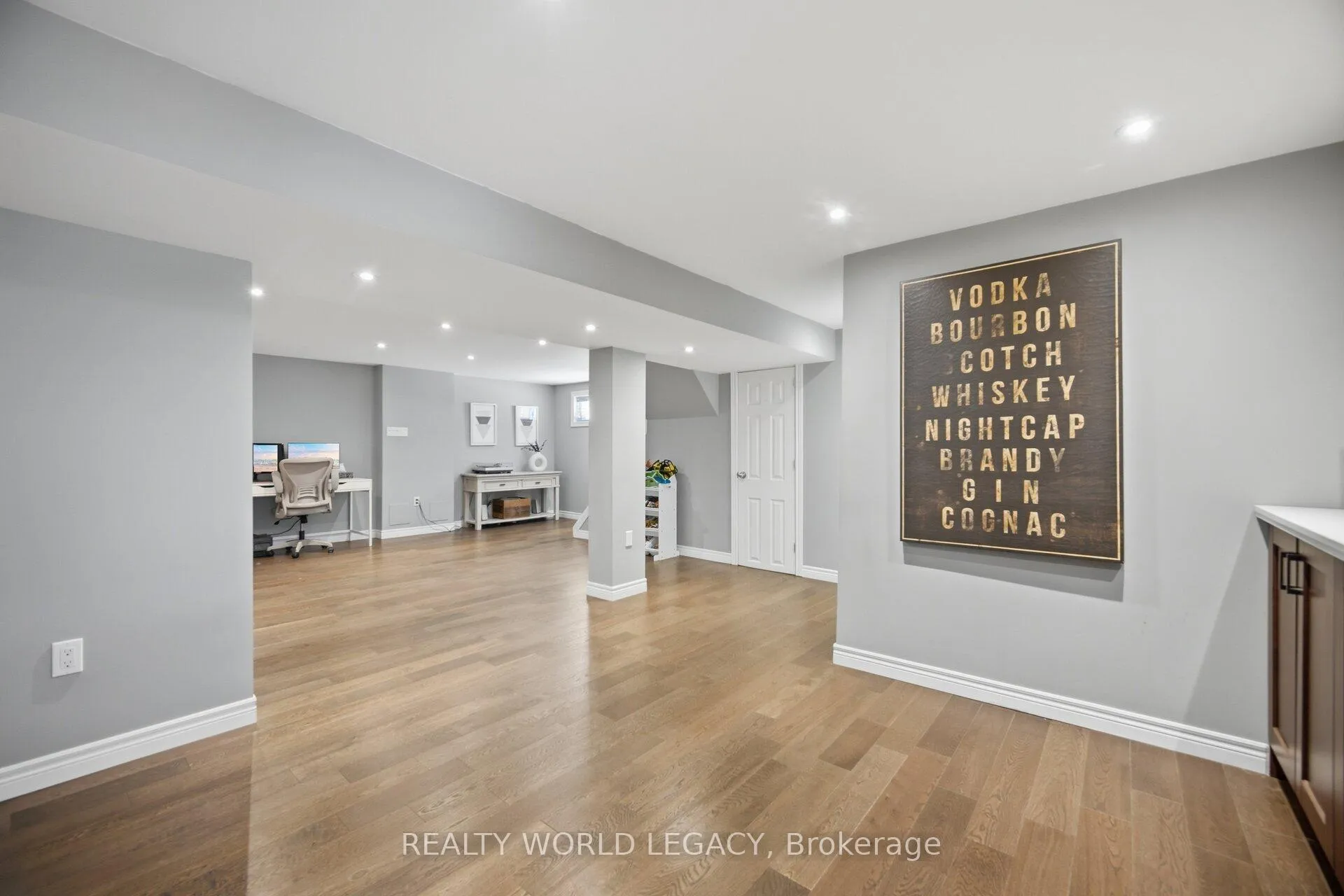 Photo 37 of 664 Upper Ottawa Street, Hamilton, Hampton Heights — HOMEH
