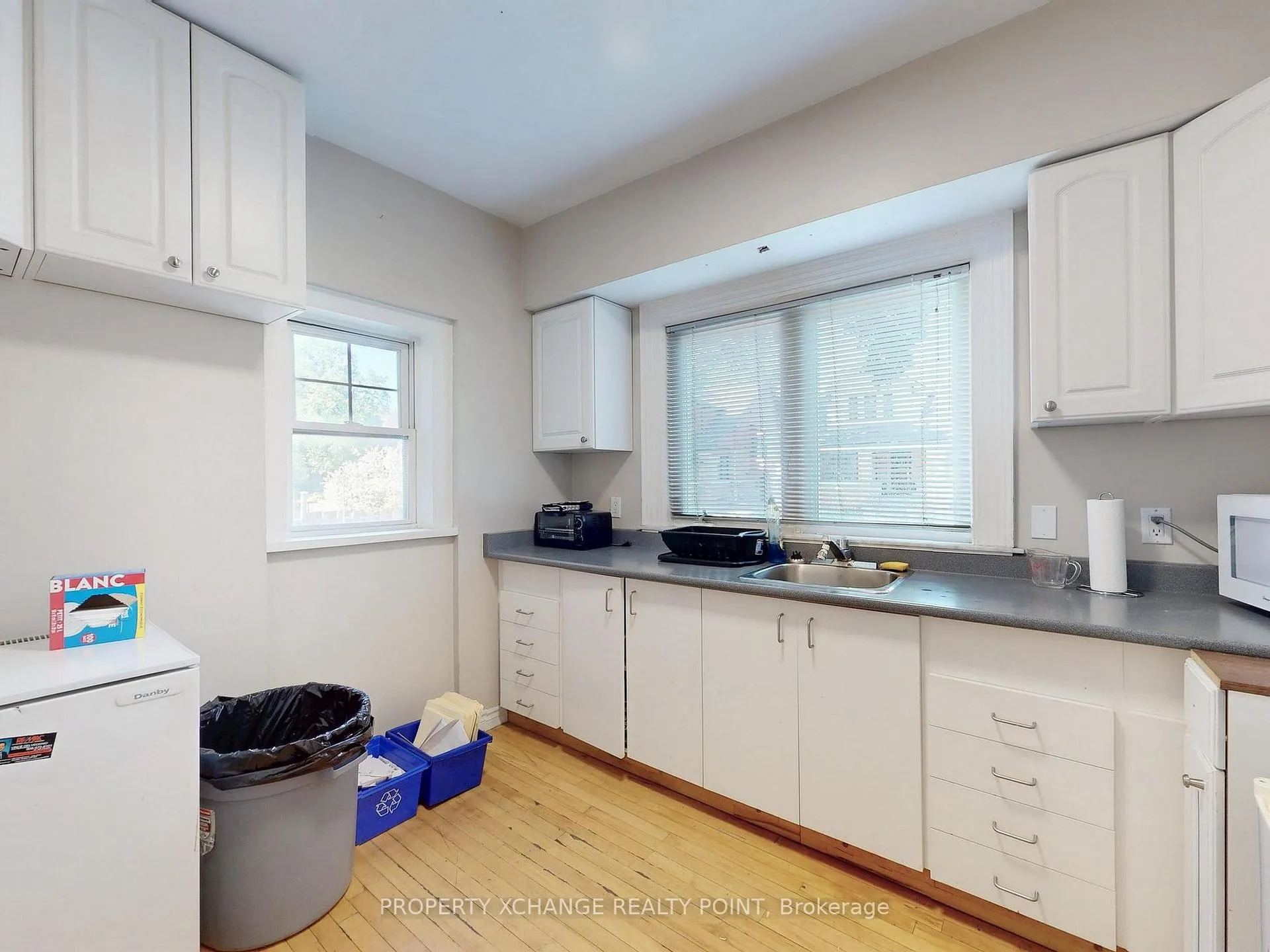 Photo 14 of 1408 King Street E, Hamilton, Delta — HOMEH