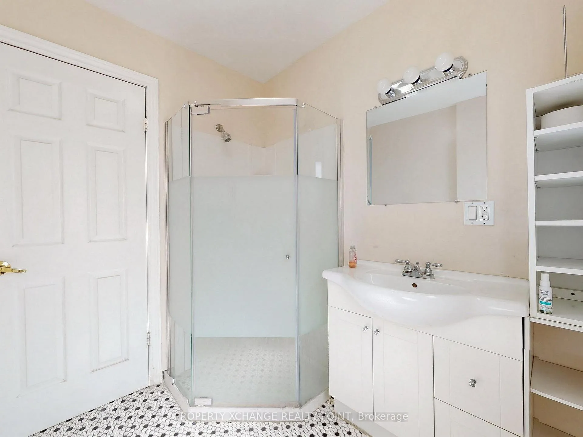 Photo 16 of 1408 King Street E, Hamilton, Delta — HOMEH