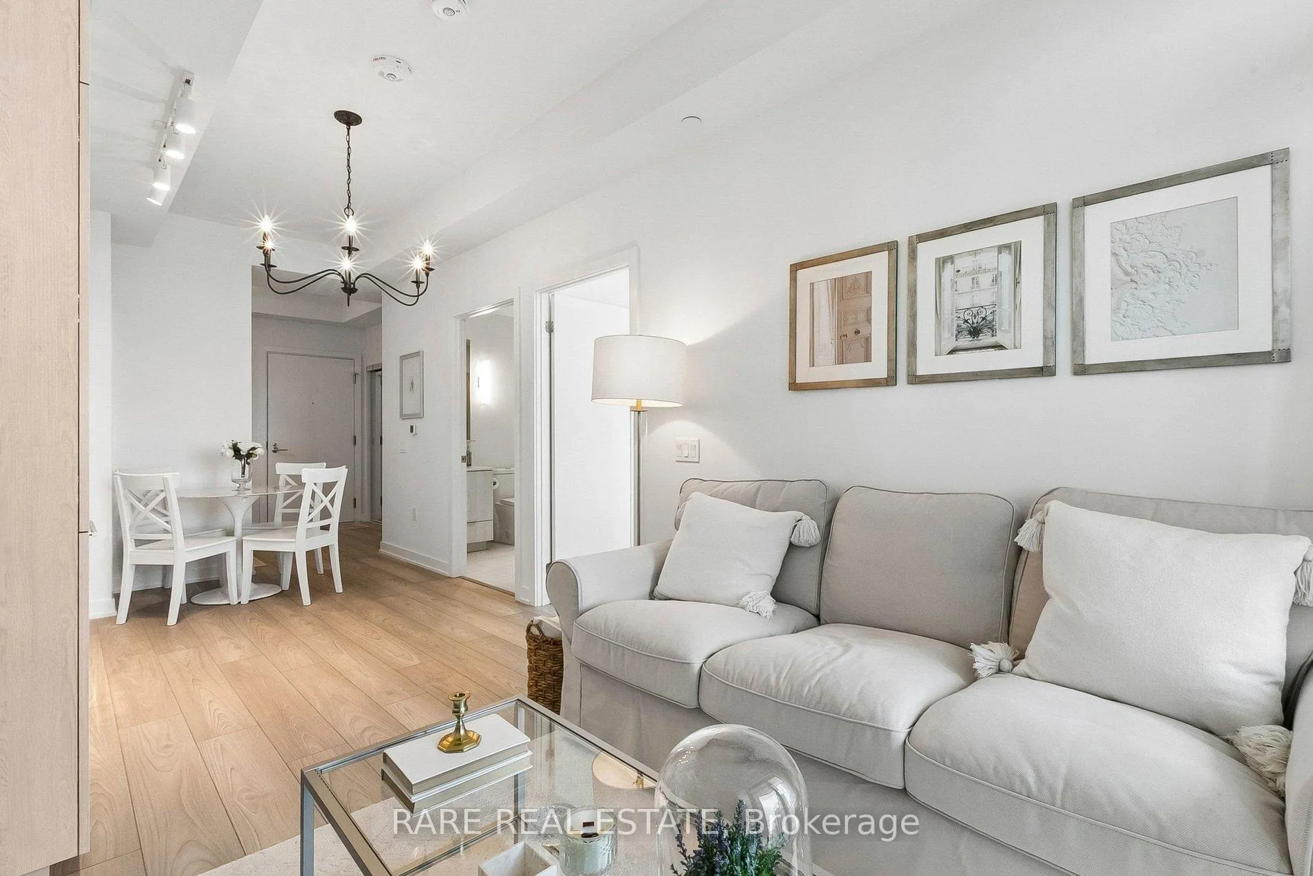 Photo 5 of Unit 2603, 110 Broadway Avenue, Toronto, Mount Pleasant West — HOMEH