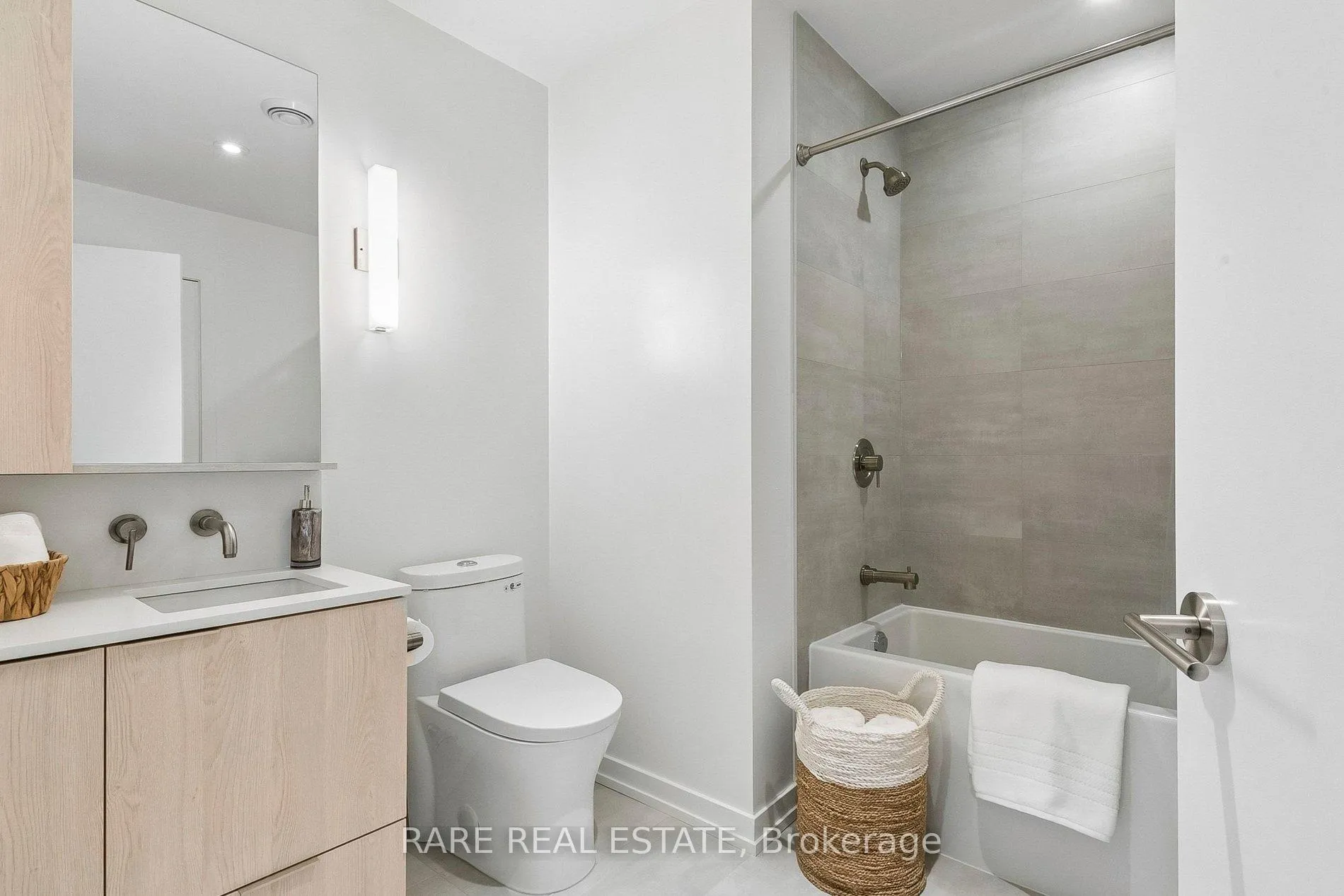 Photo 16 of Unit 2603, 110 Broadway Avenue, Toronto, Mount Pleasant West — HOMEH