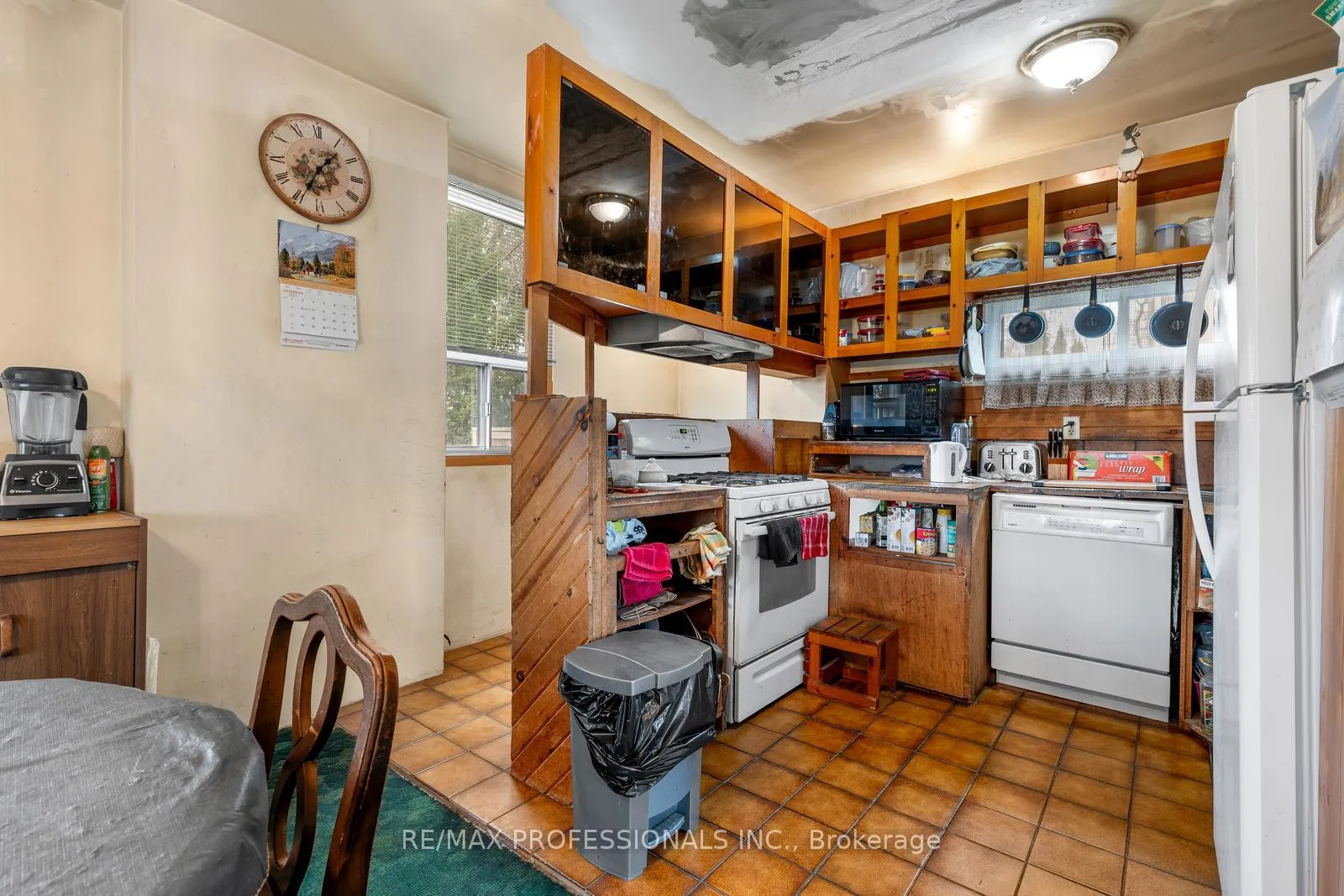 Photo 7 of 16 Cliff Street, Toronto, Rockcliffe-Smythe — HOMEH
