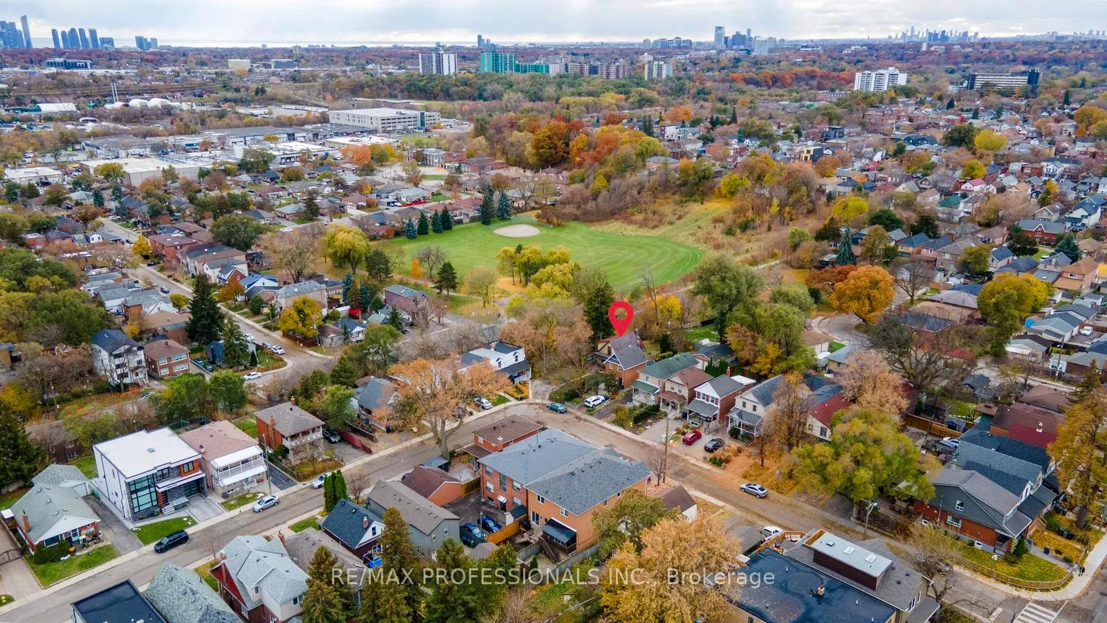 Photo 15 of 16 Cliff Street, Toronto, Rockcliffe-Smythe — HOMEH