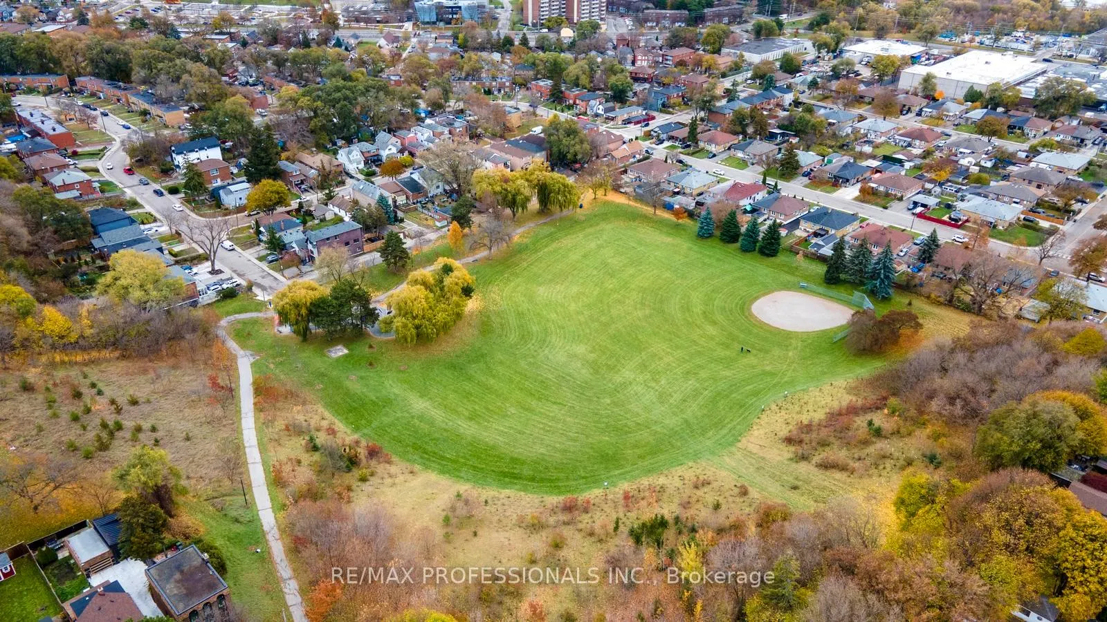 Photo 20 of 16 Cliff Street, Toronto, Rockcliffe-Smythe — HOMEH