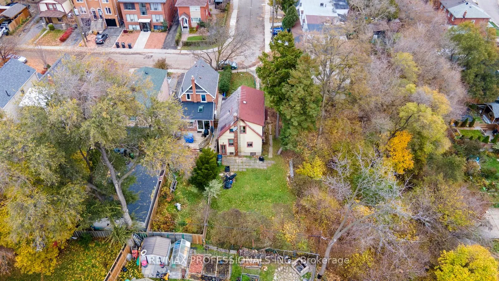 Photo 24 of 16 Cliff Street, Toronto, Rockcliffe-Smythe — HOMEH
