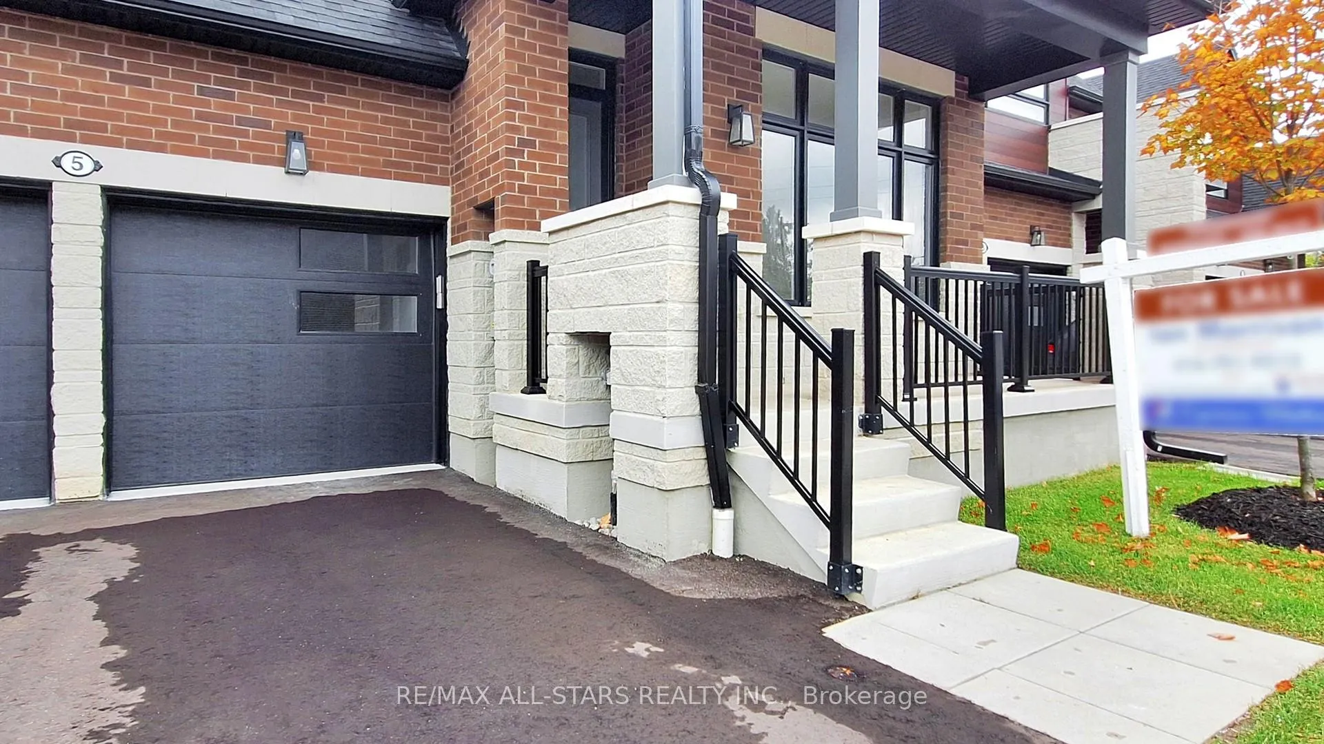 Photo 4 of 5 Vern Robertson Gate, Uxbridge — HOMEH