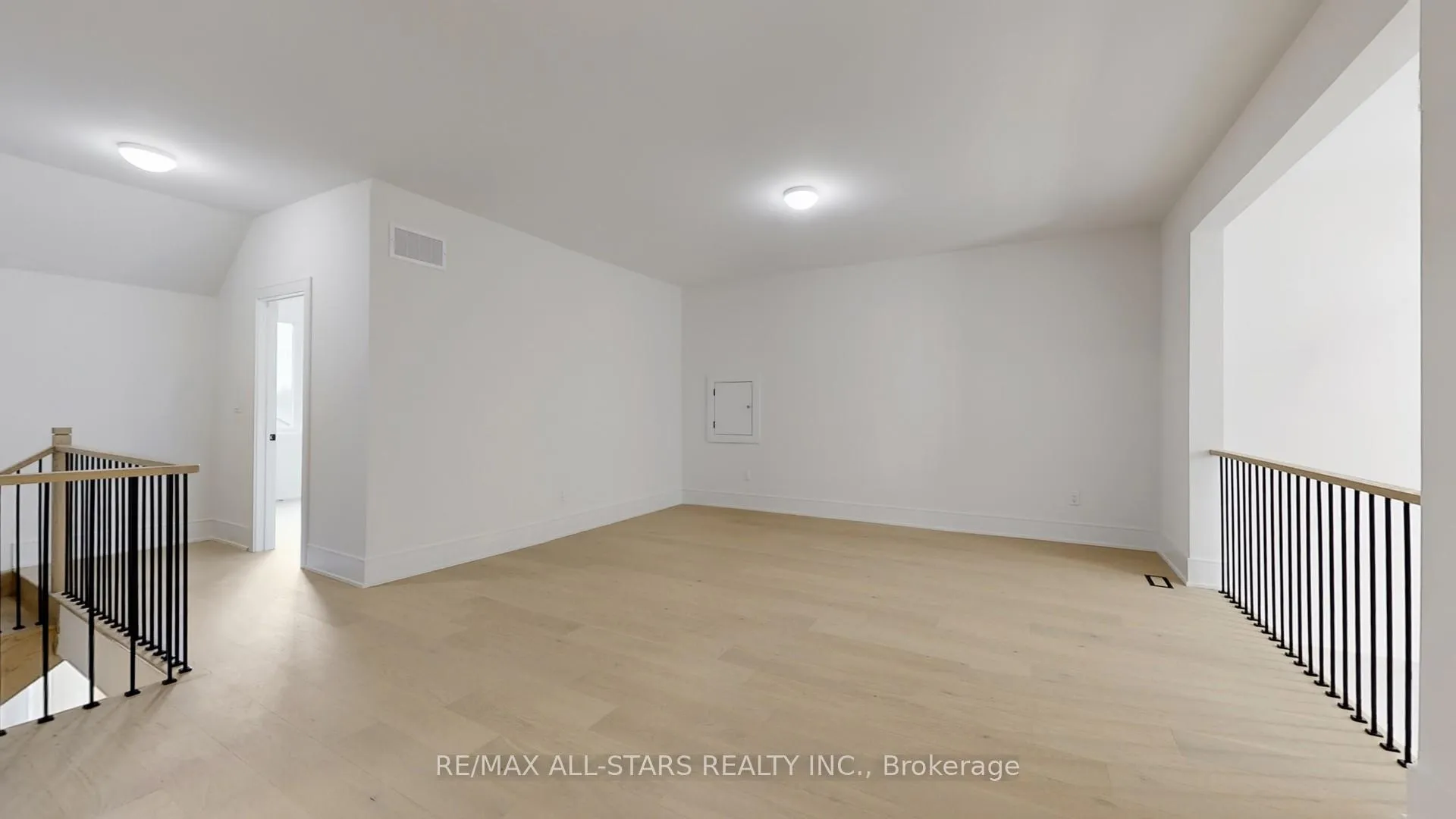 Photo 26 of 5 Vern Robertson Gate, Uxbridge — HOMEH