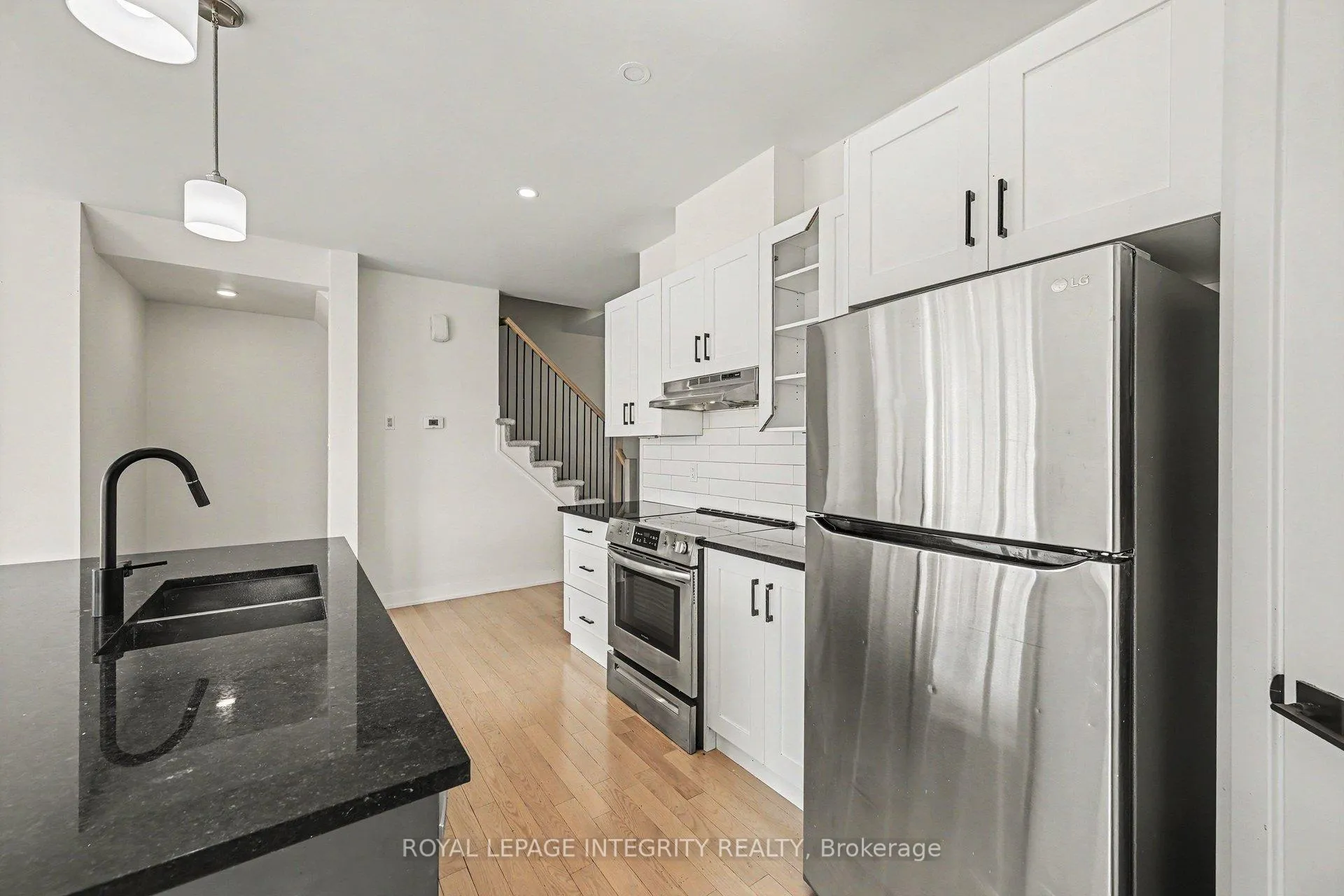 Photo 8 of 148 Thomas Street S, Arnprior, Arnprior — HOMEH