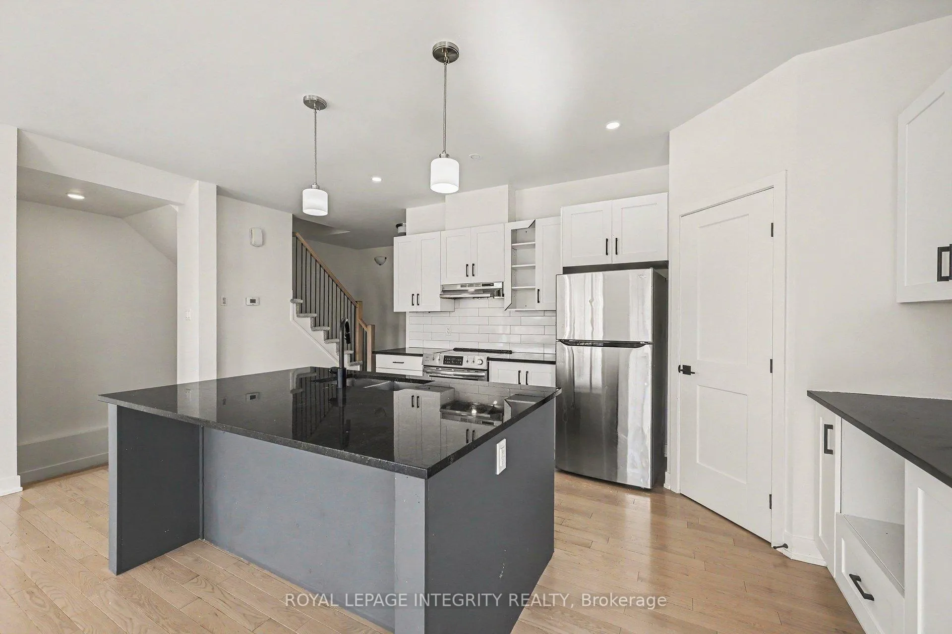 Photo 9 of 148 Thomas Street S, Arnprior, Arnprior — HOMEH