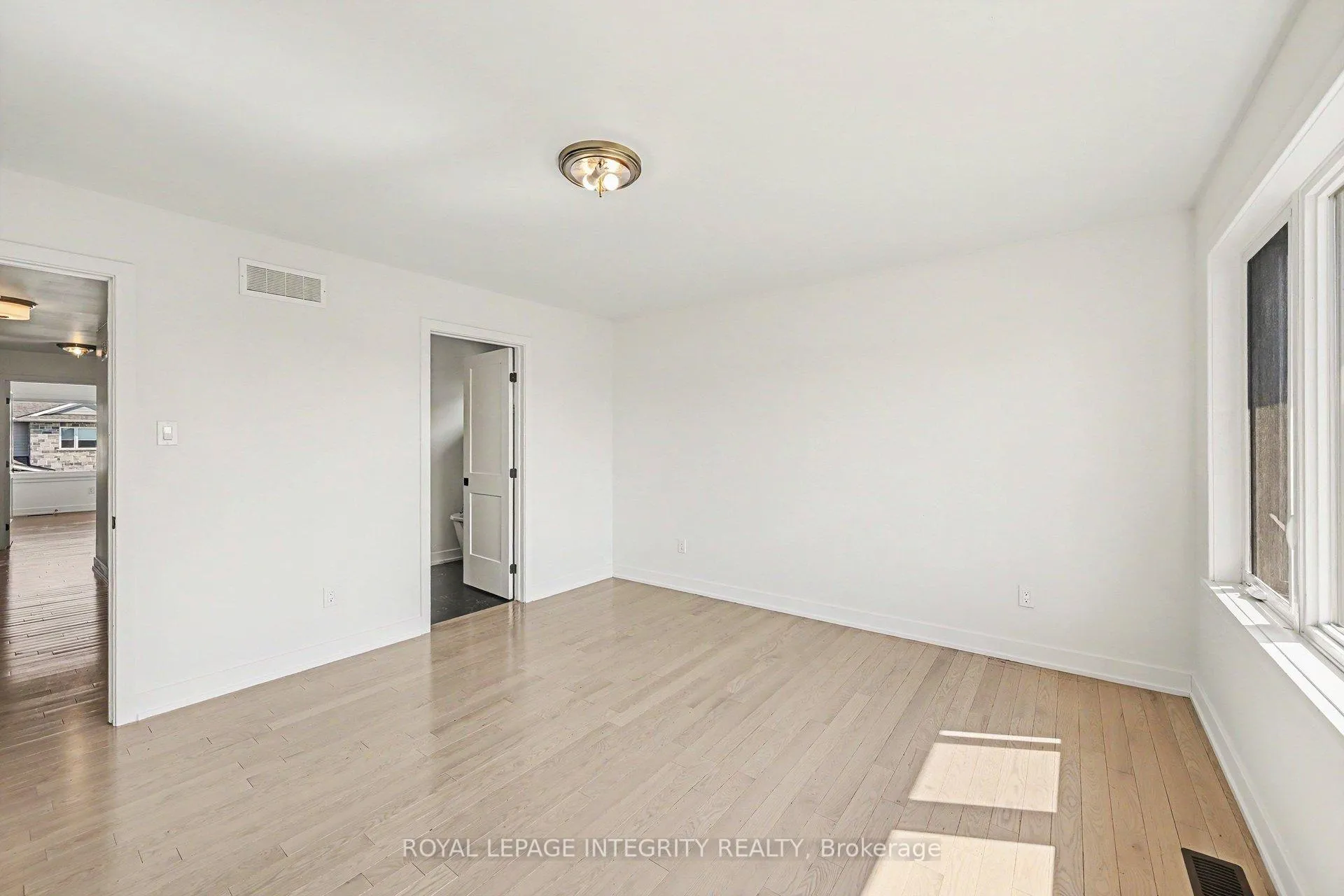 Photo 12 of 148 Thomas Street S, Arnprior, Arnprior — HOMEH