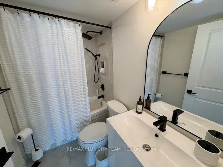Photo 12 of Unit 3309, 397 Front Street W, Toronto, Waterfront Communities — HOMEH