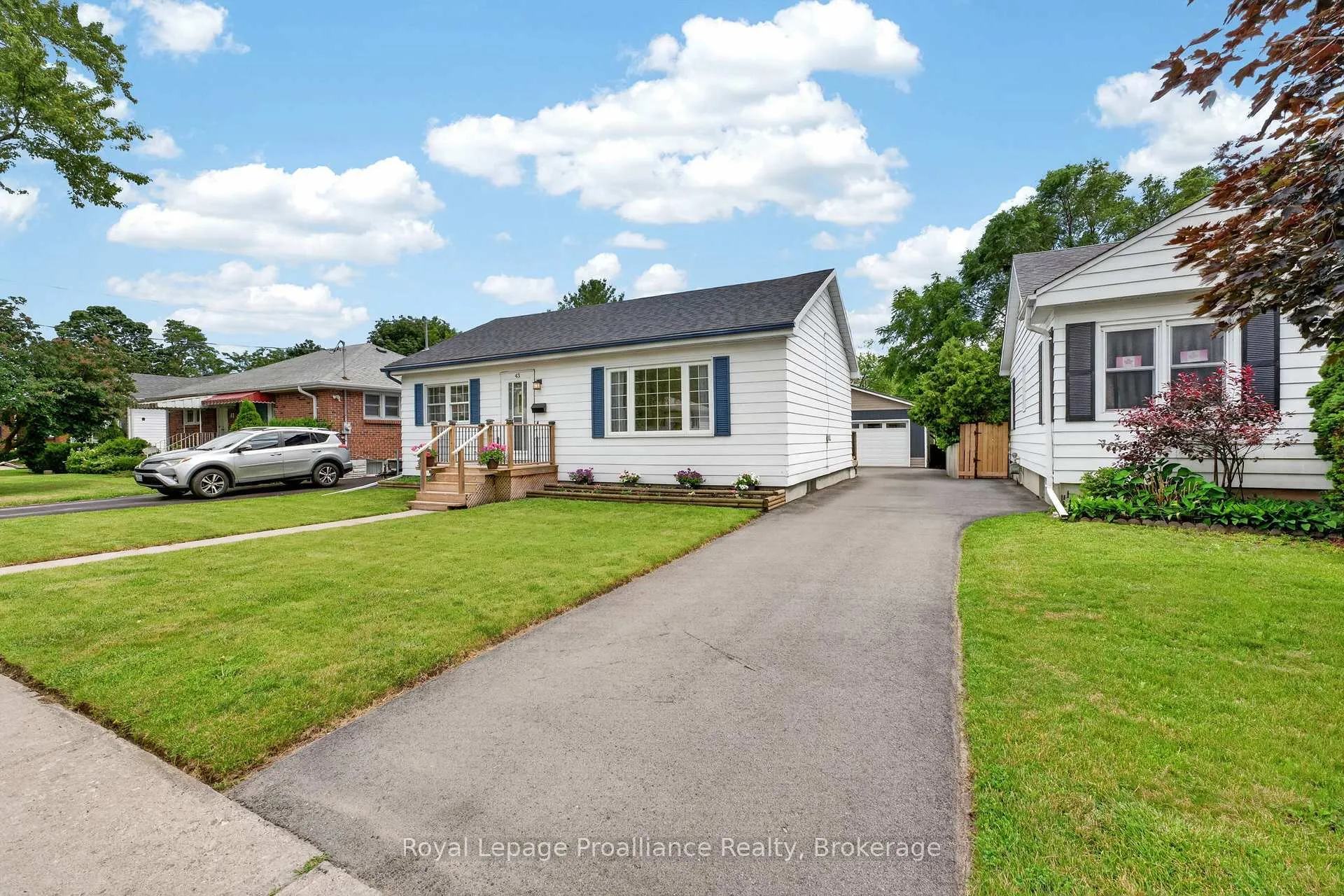 Photo 2 of 43 Hastings Drive, Belleville, Belleville Ward — HOMEH