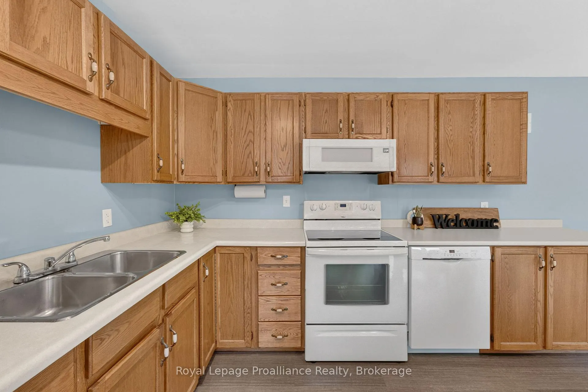 Photo 16 of 43 Hastings Drive, Belleville, Belleville Ward — HOMEH