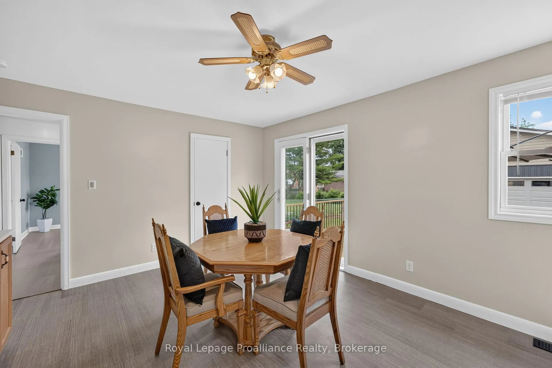 Photo 17 of 43 Hastings Drive, Belleville, Belleville Ward — HOMEH